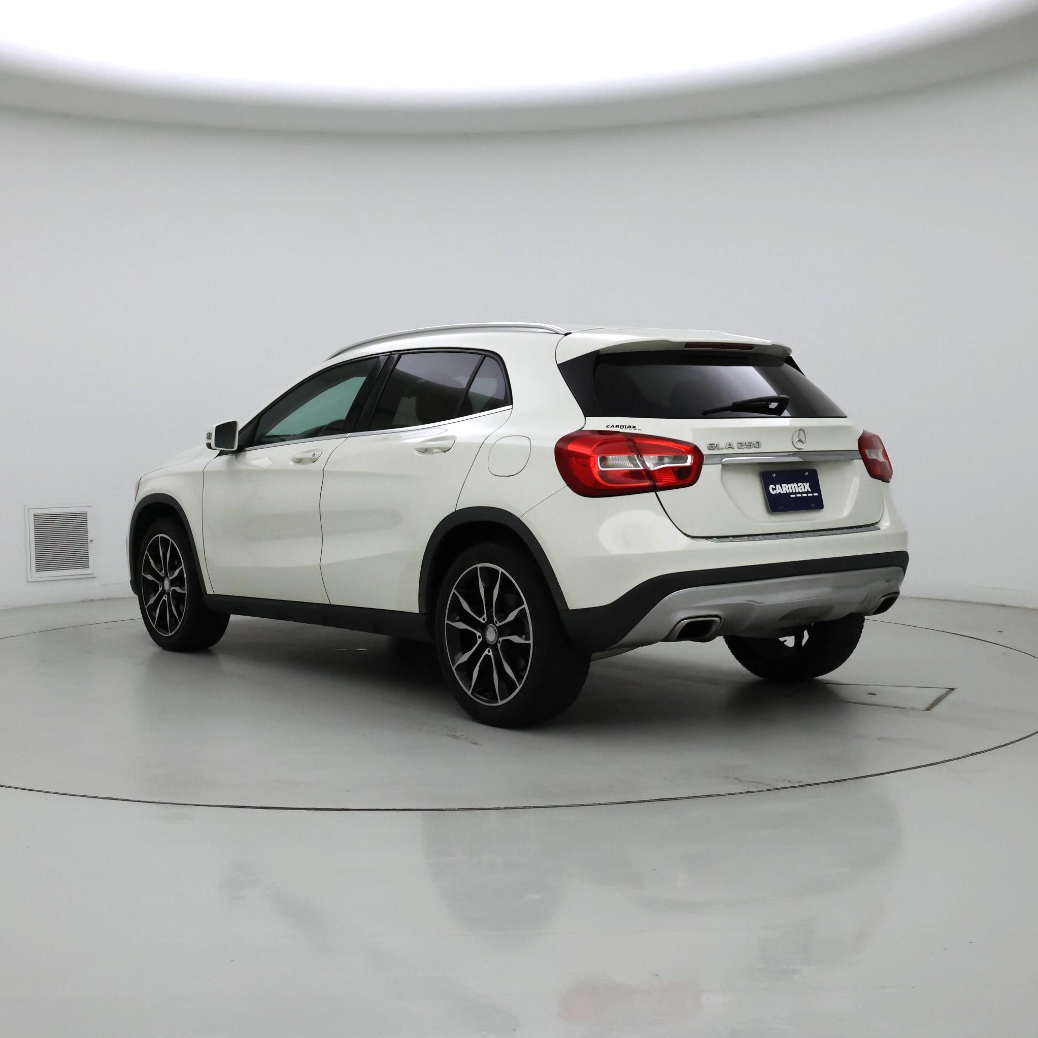 Thumbnail: 2017 Mercedes-Benz GLA - 2