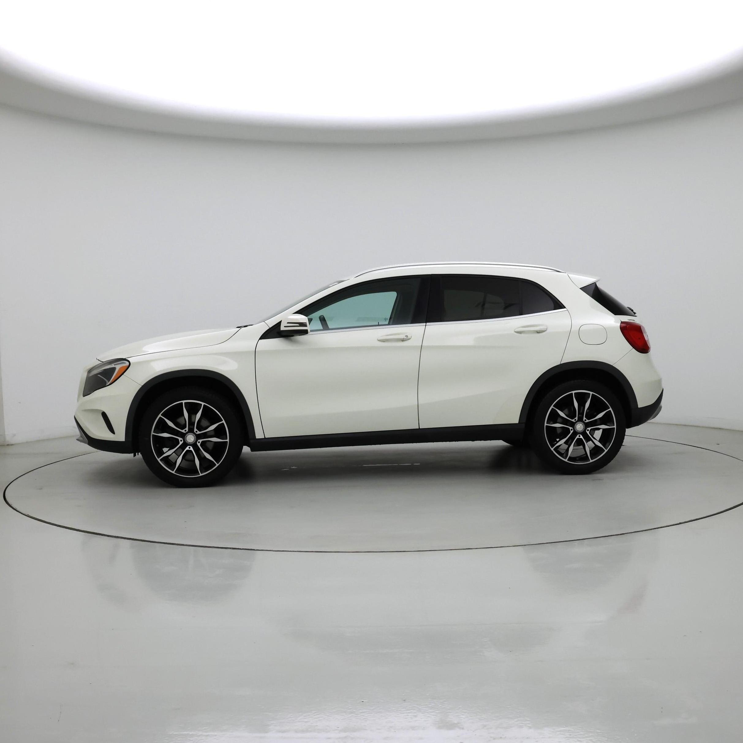 Thumbnail: 2017 Mercedes-Benz GLA - 3