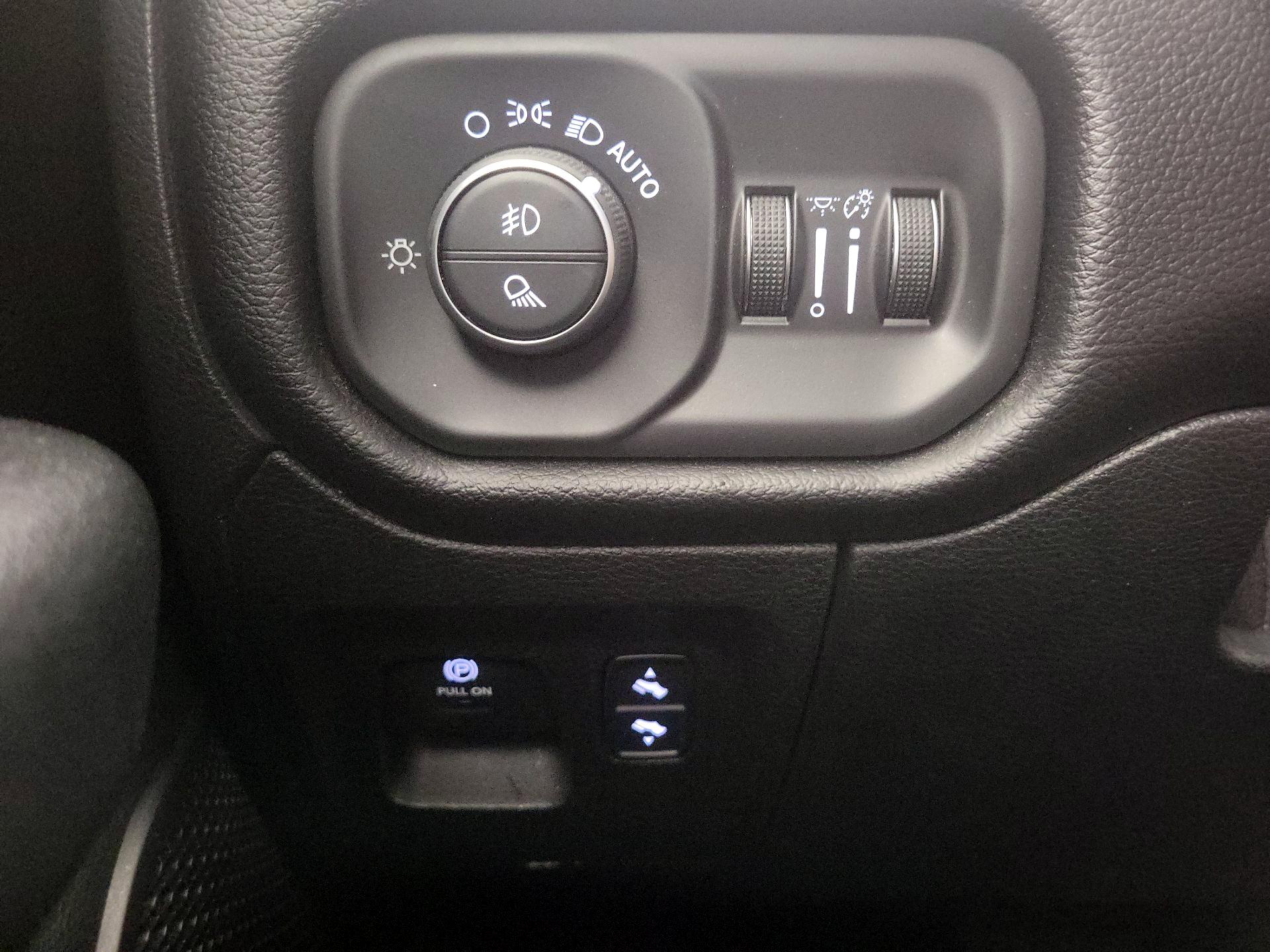 Thumbnail: 2019 RAM 1500 - 13