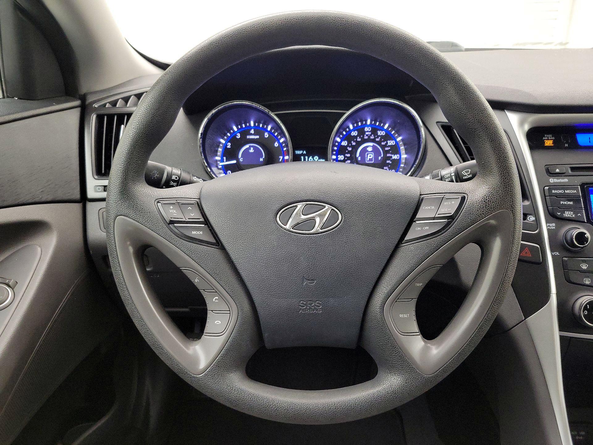 Thumbnail: 2013 Hyundai Sonata - 10