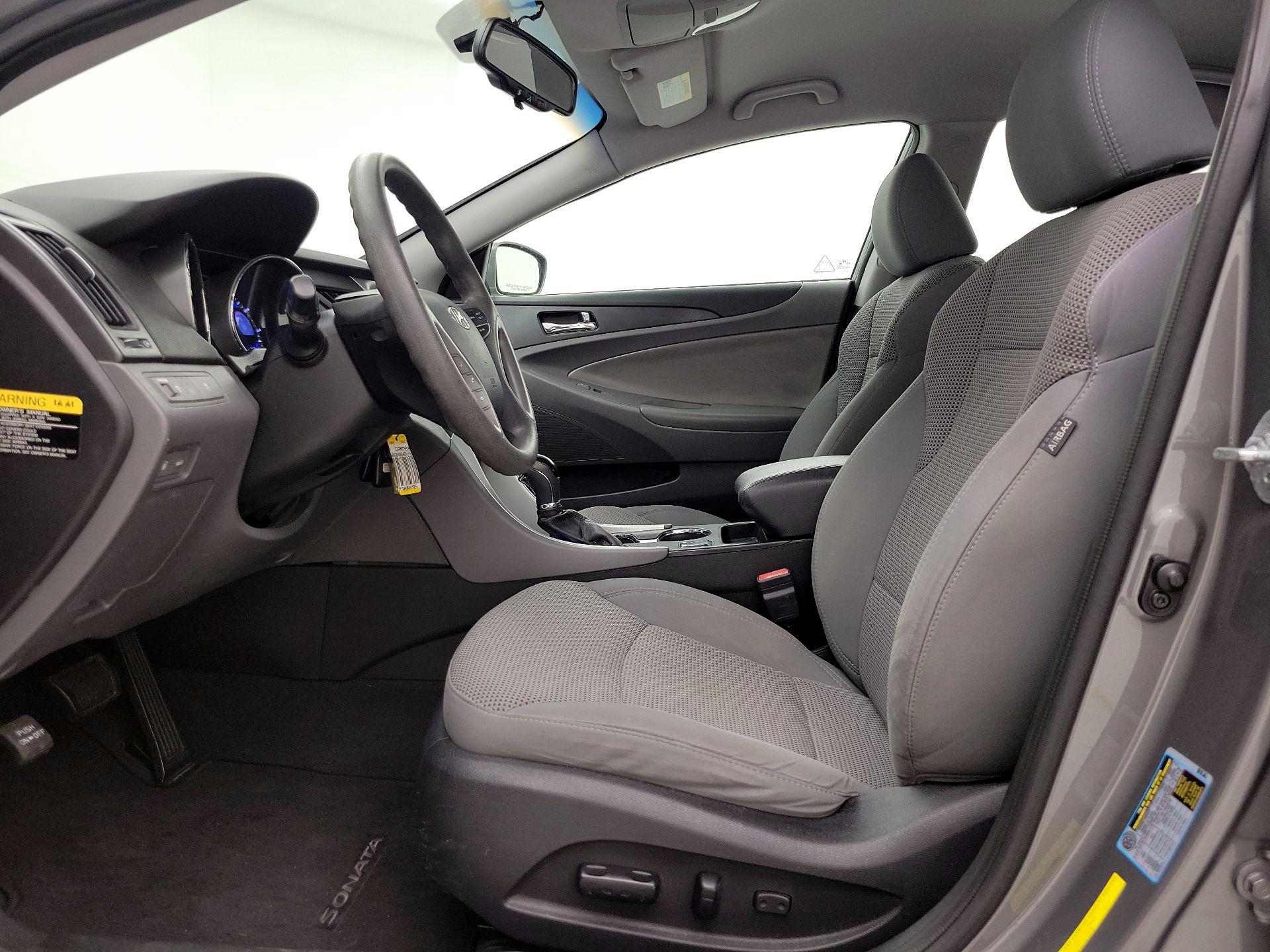 Thumbnail: 2013 Hyundai Sonata - 11