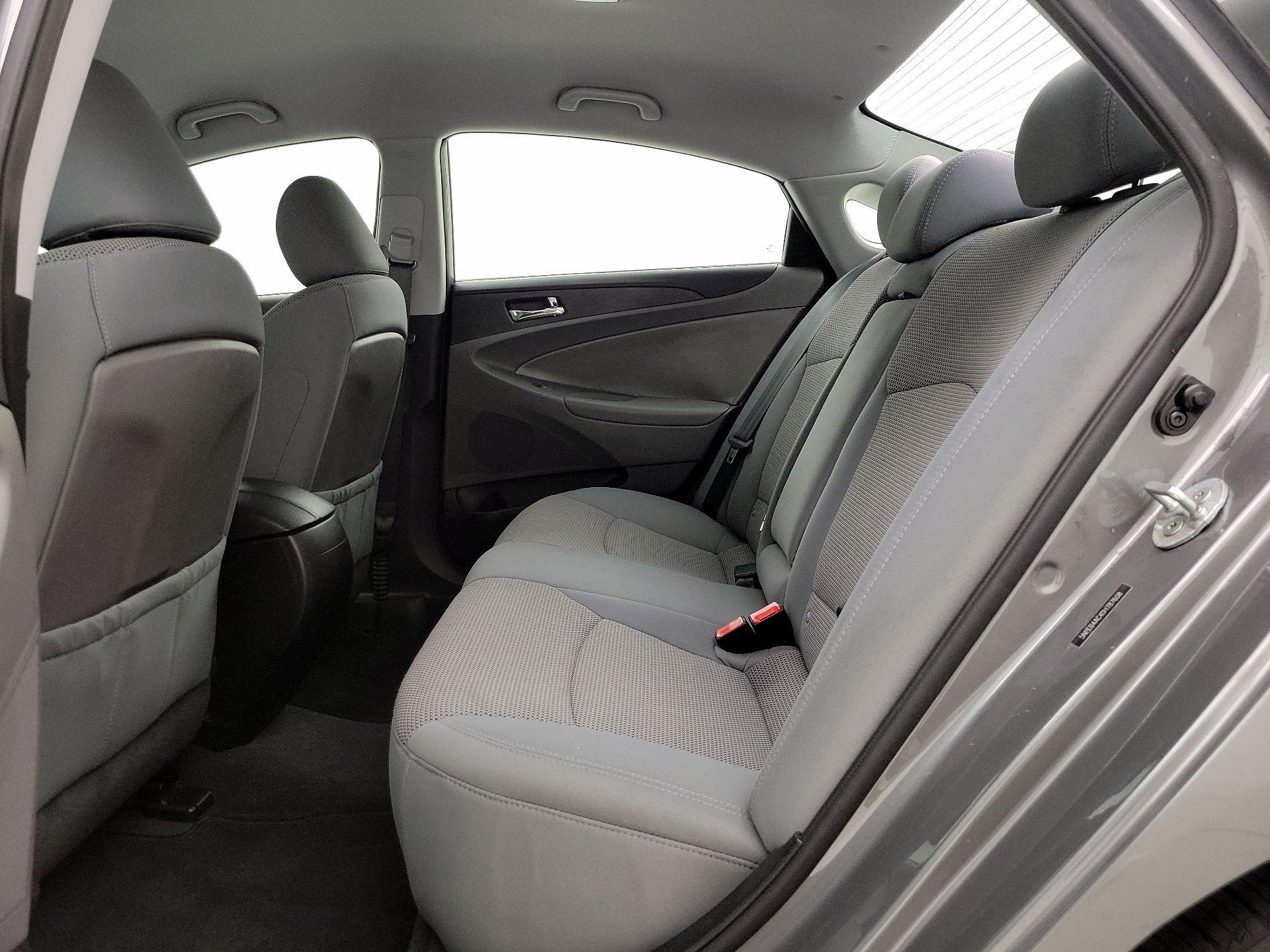 Thumbnail: 2013 Hyundai Sonata - 18