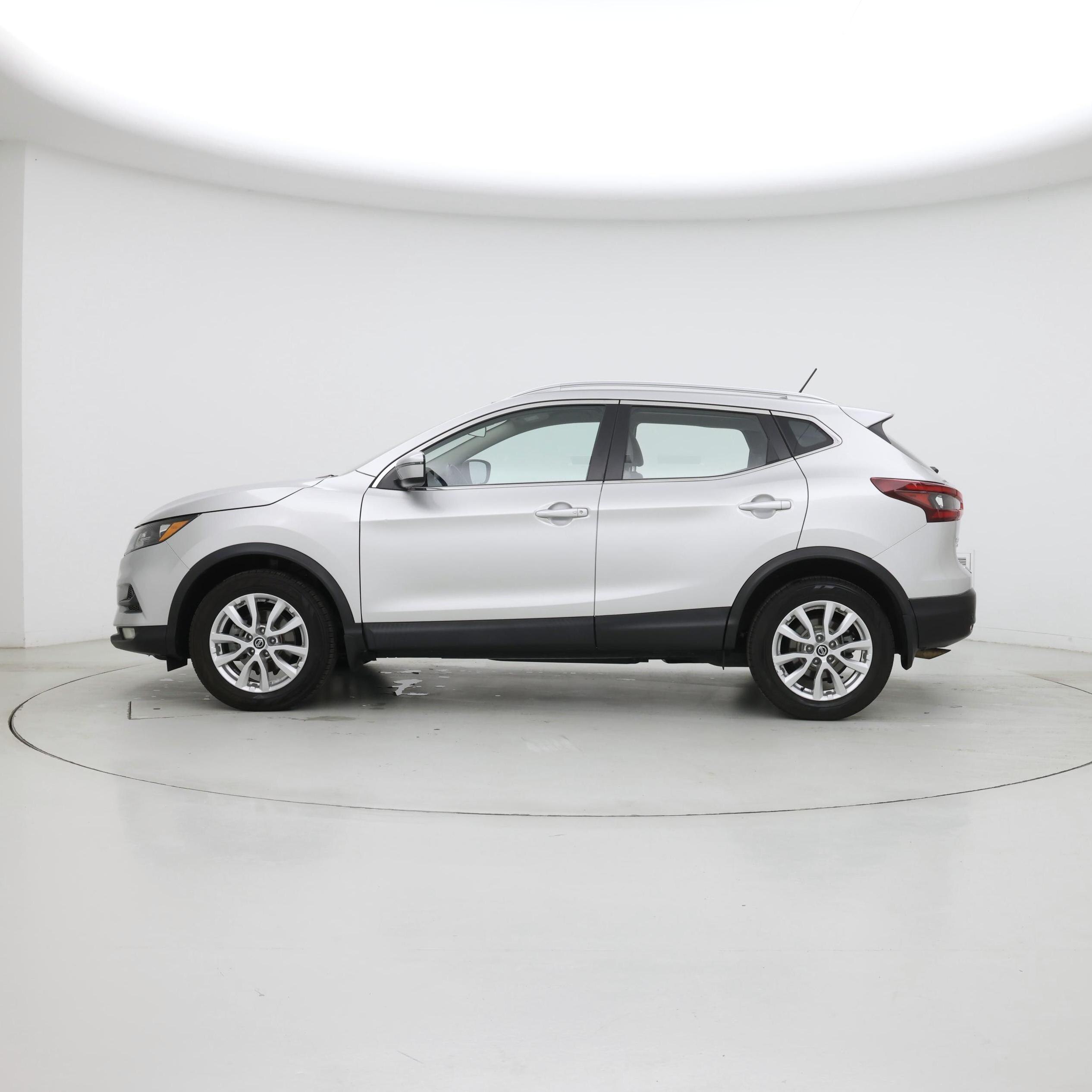 Thumbnail: 2021 Nissan Rogue Sport - 3