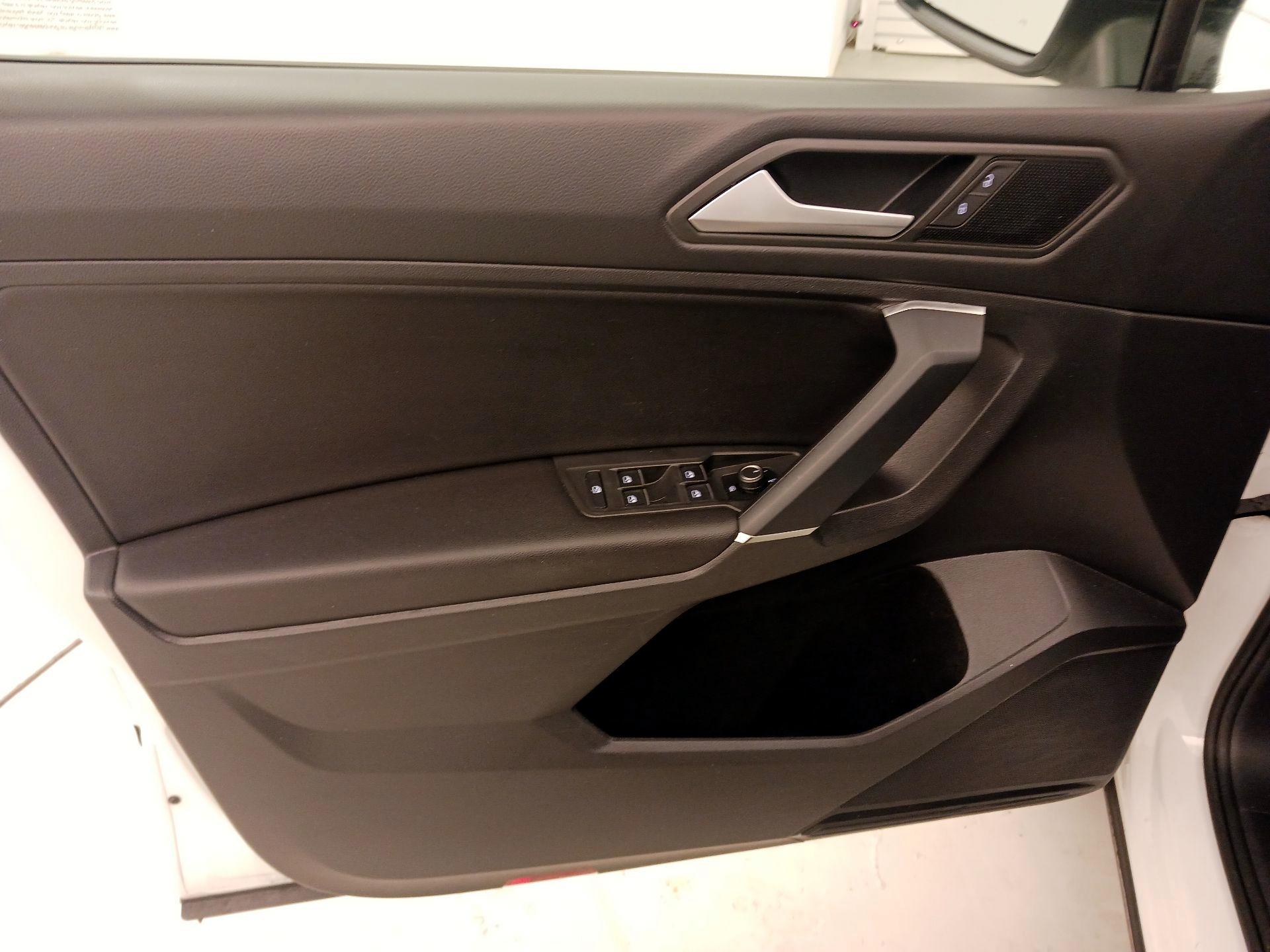 Thumbnail: 2020 Volkswagen Tiguan - 12