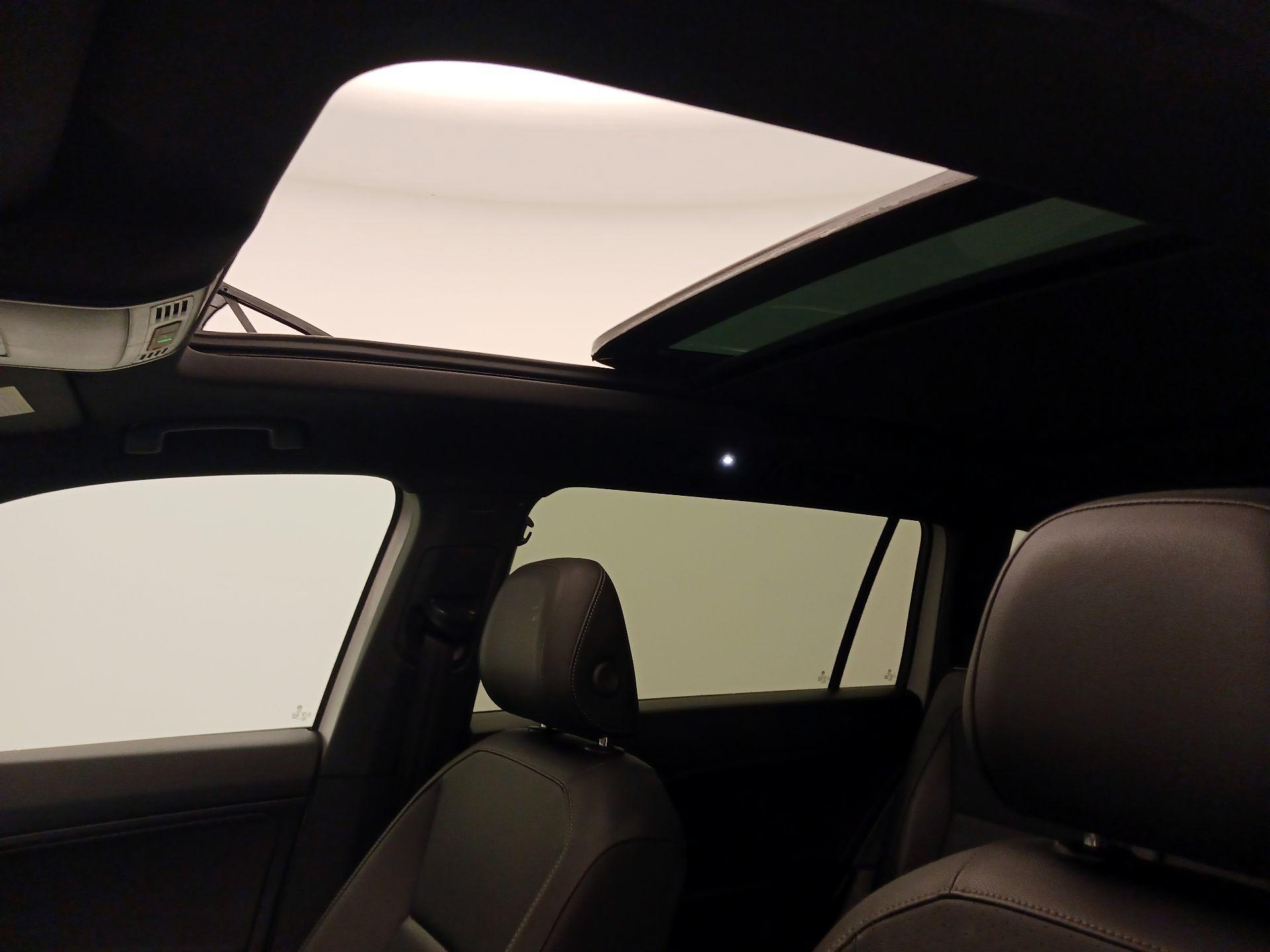 Thumbnail: 2020 Volkswagen Tiguan - 19