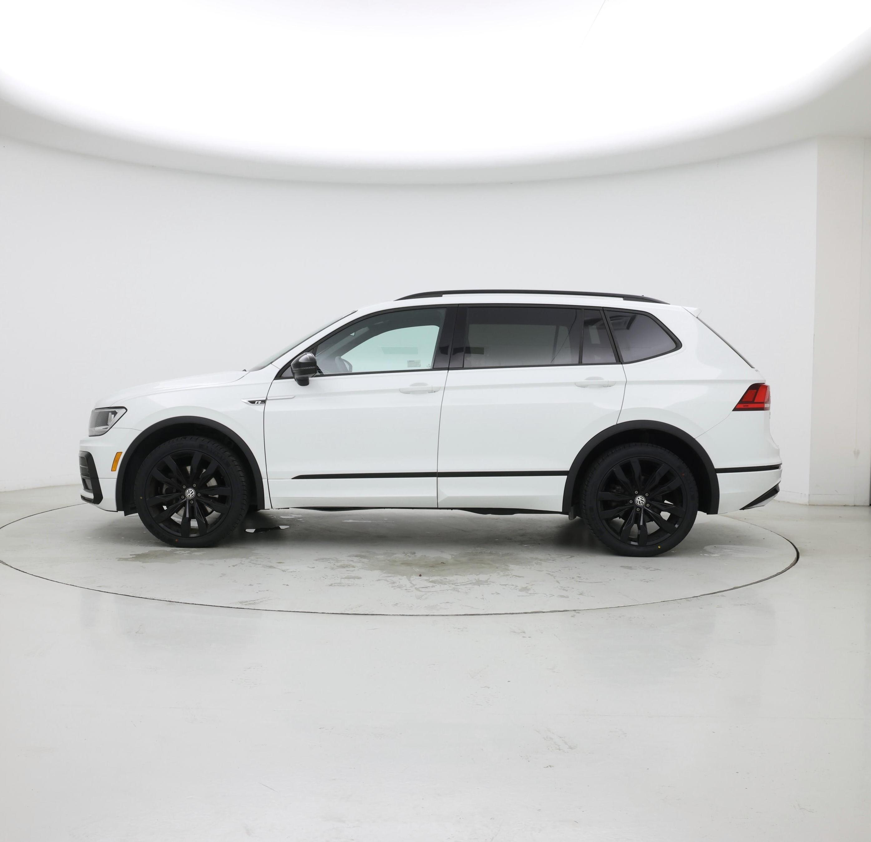 Thumbnail: 2020 Volkswagen Tiguan - 3