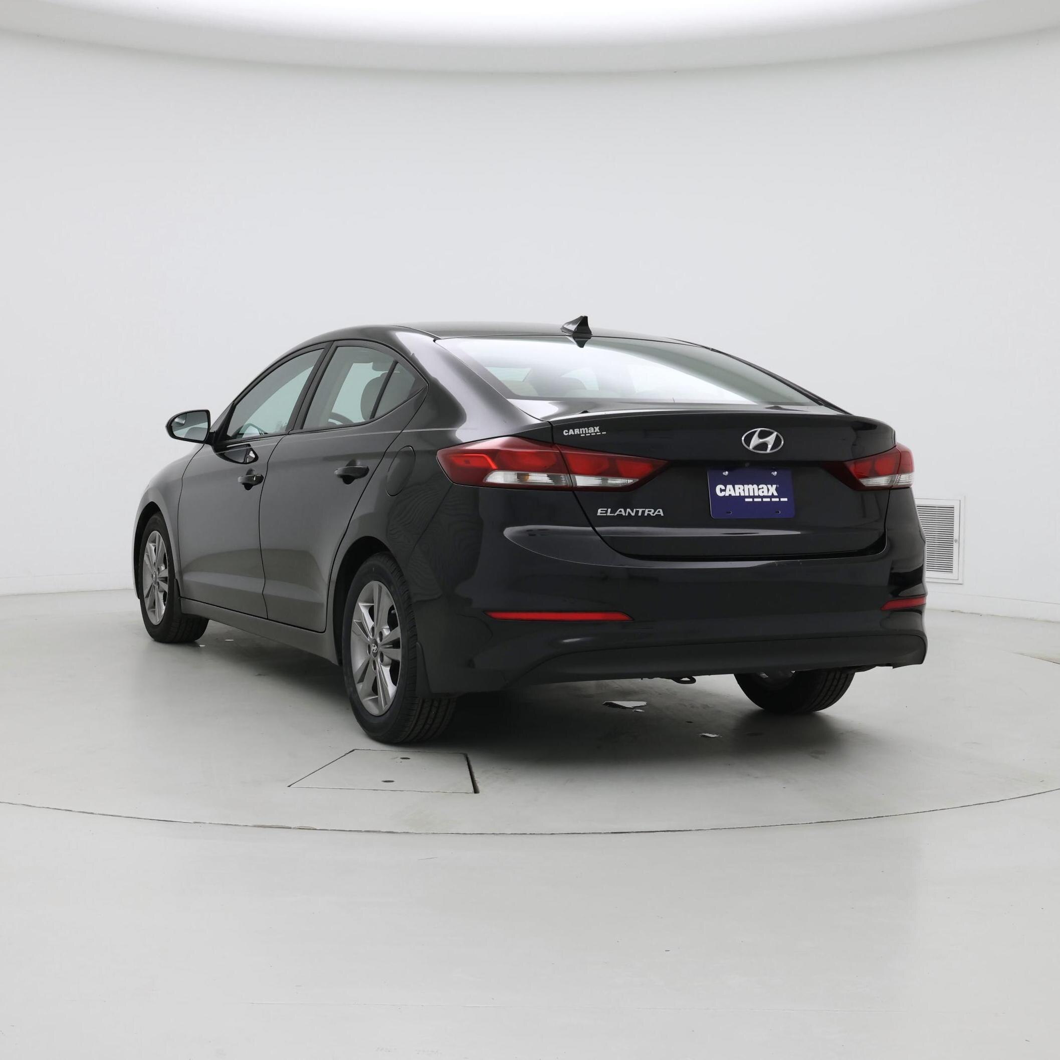 Thumbnail: 2017 Hyundai Elantra - 2