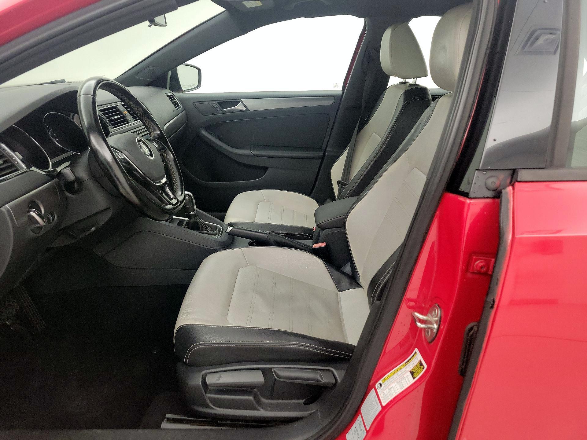 Thumbnail: 2016 Volkswagen Jetta - 11