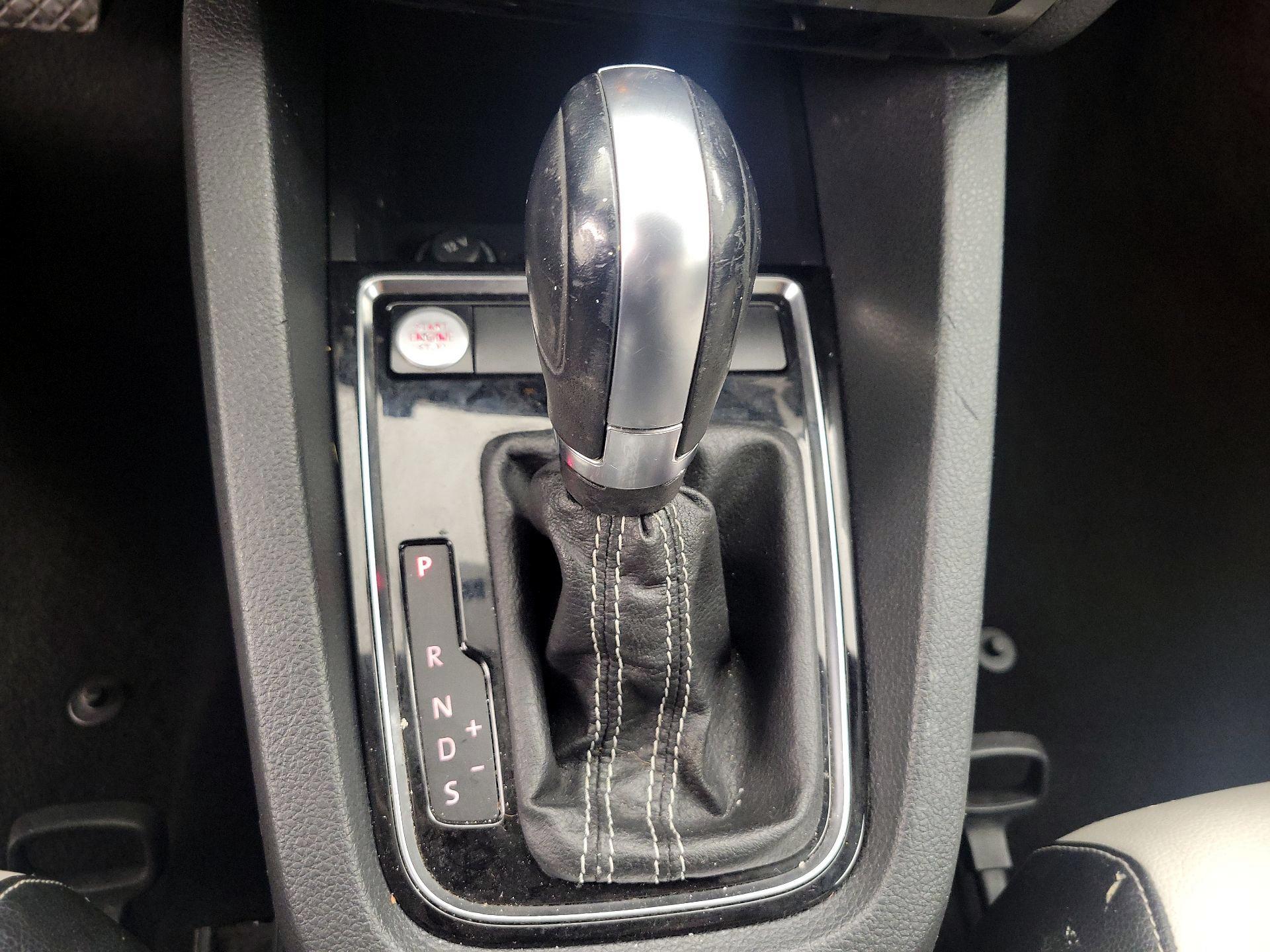 Thumbnail: 2016 Volkswagen Jetta - 17