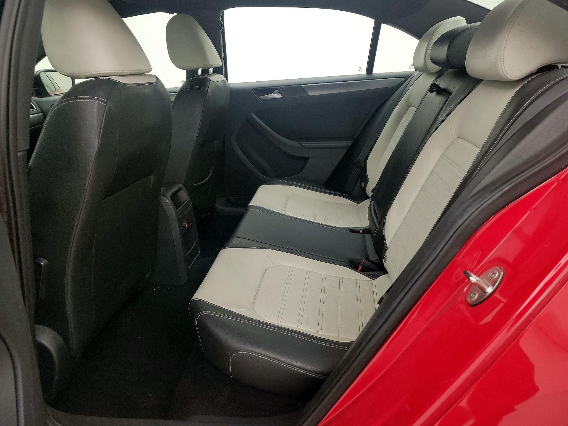 Thumbnail: 2016 Volkswagen Jetta - 19