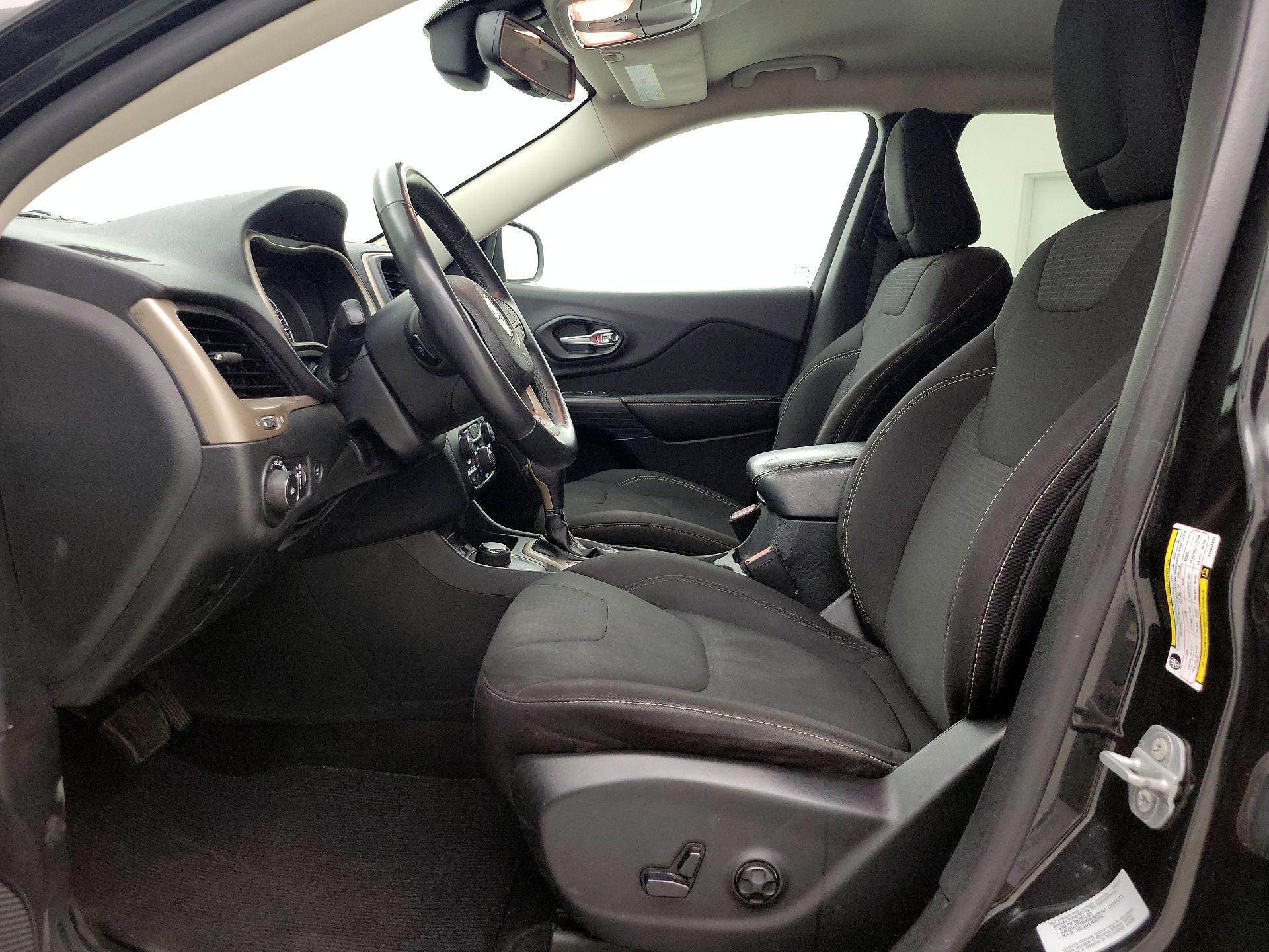 Thumbnail: 2015 Jeep Cherokee - 11