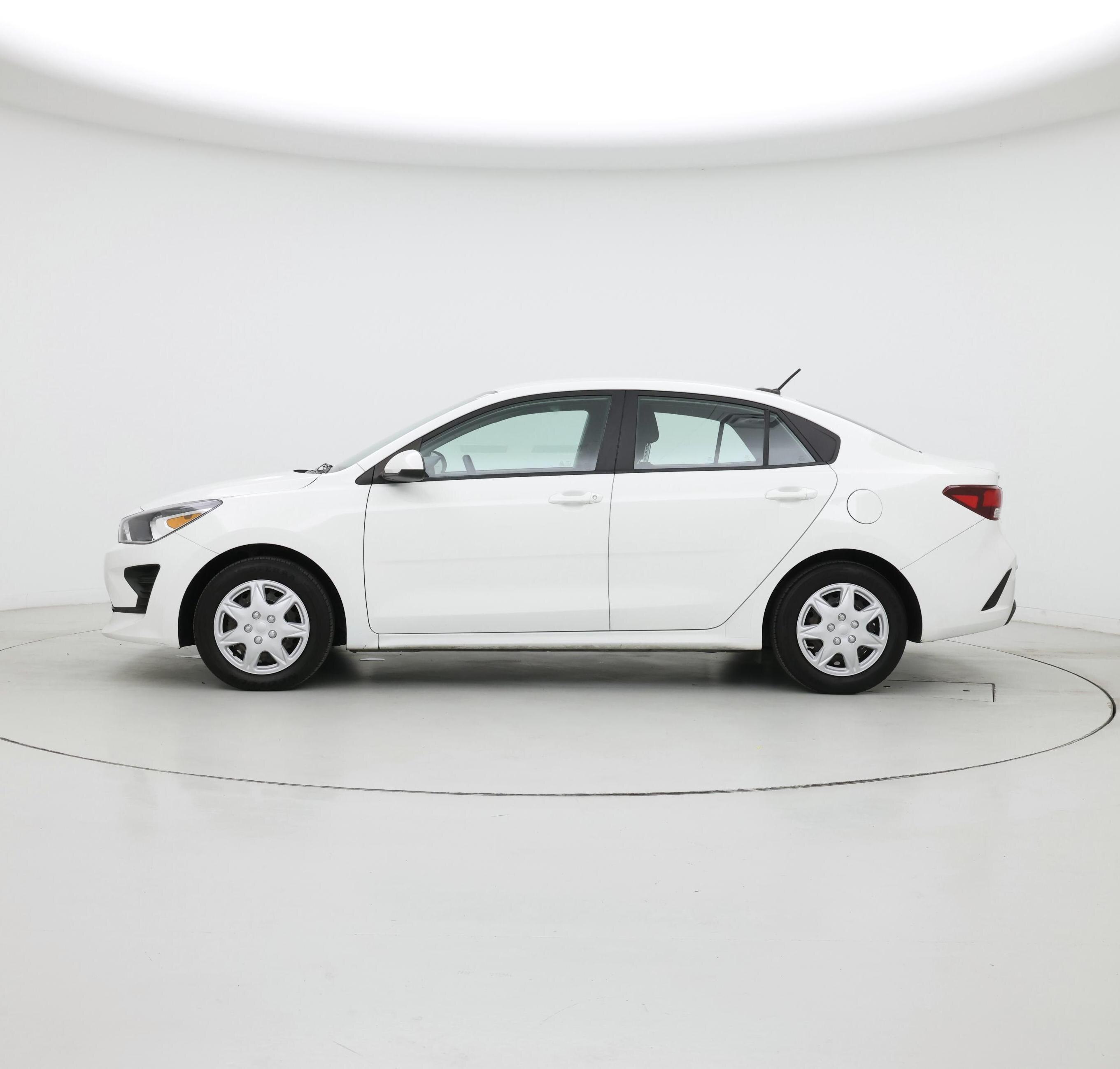 Thumbnail: 2022 Kia Rio - 3