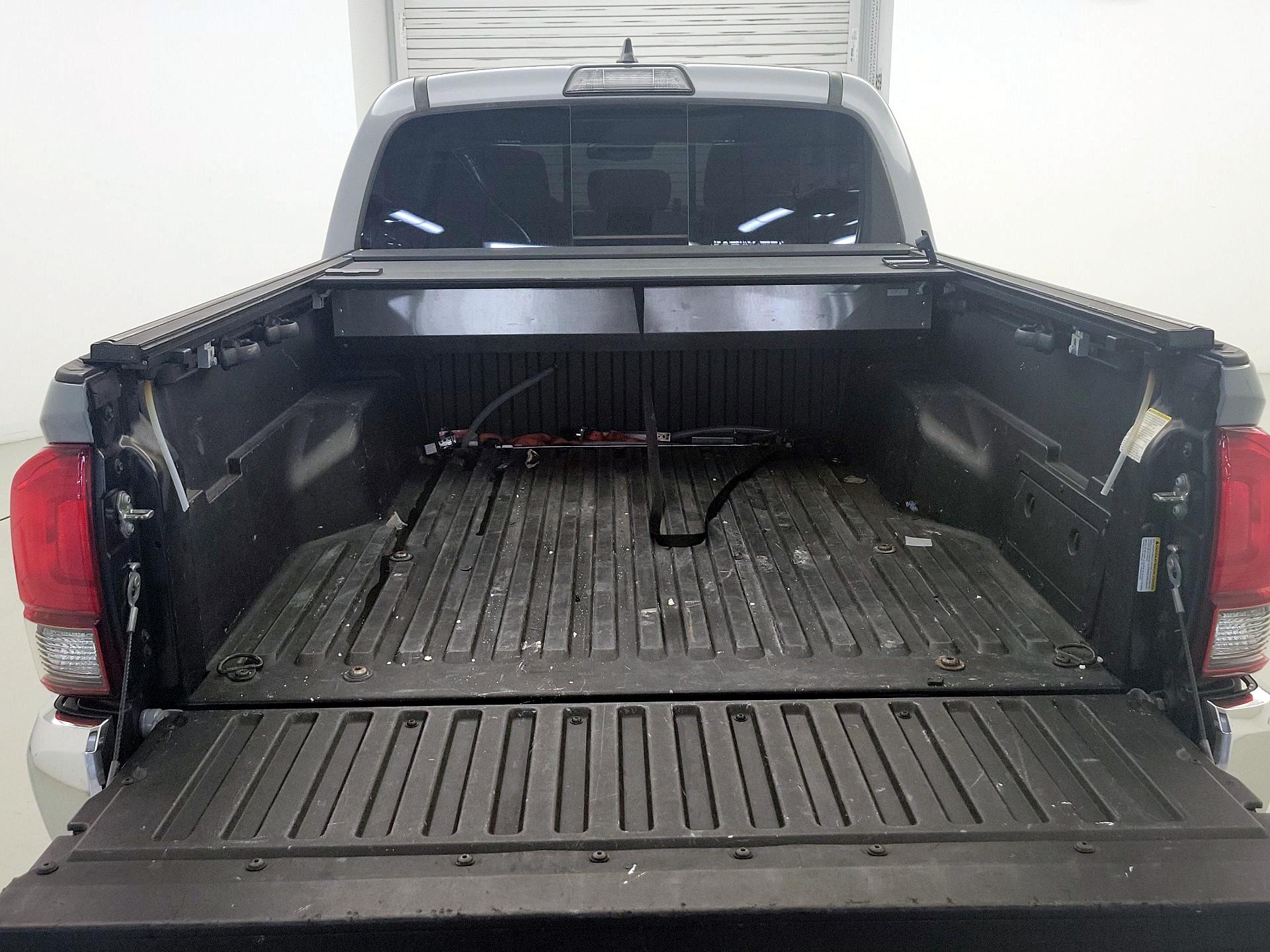 Thumbnail: 2019 Toyota Tacoma - 20