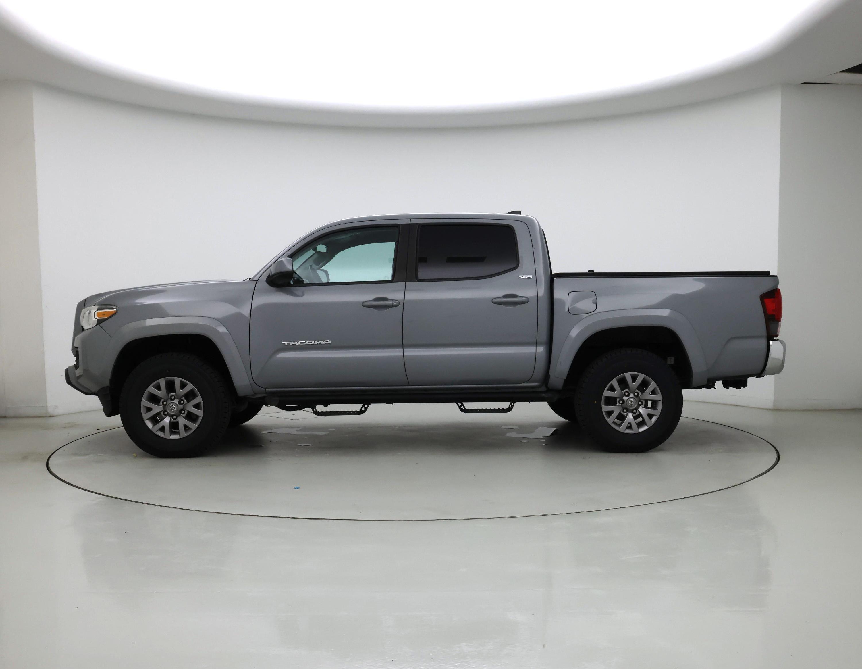Thumbnail: 2019 Toyota Tacoma - 3