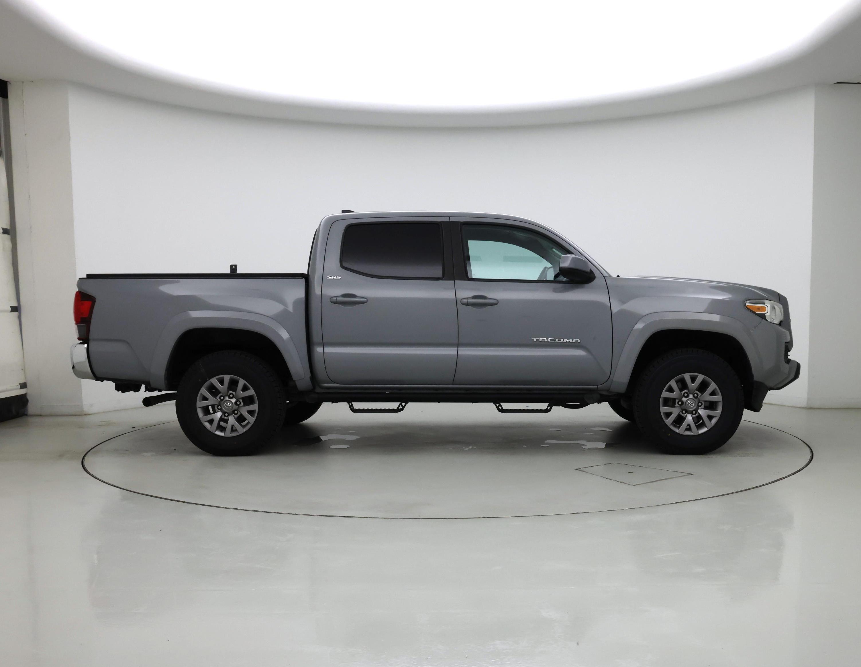 Thumbnail: 2019 Toyota Tacoma - 7