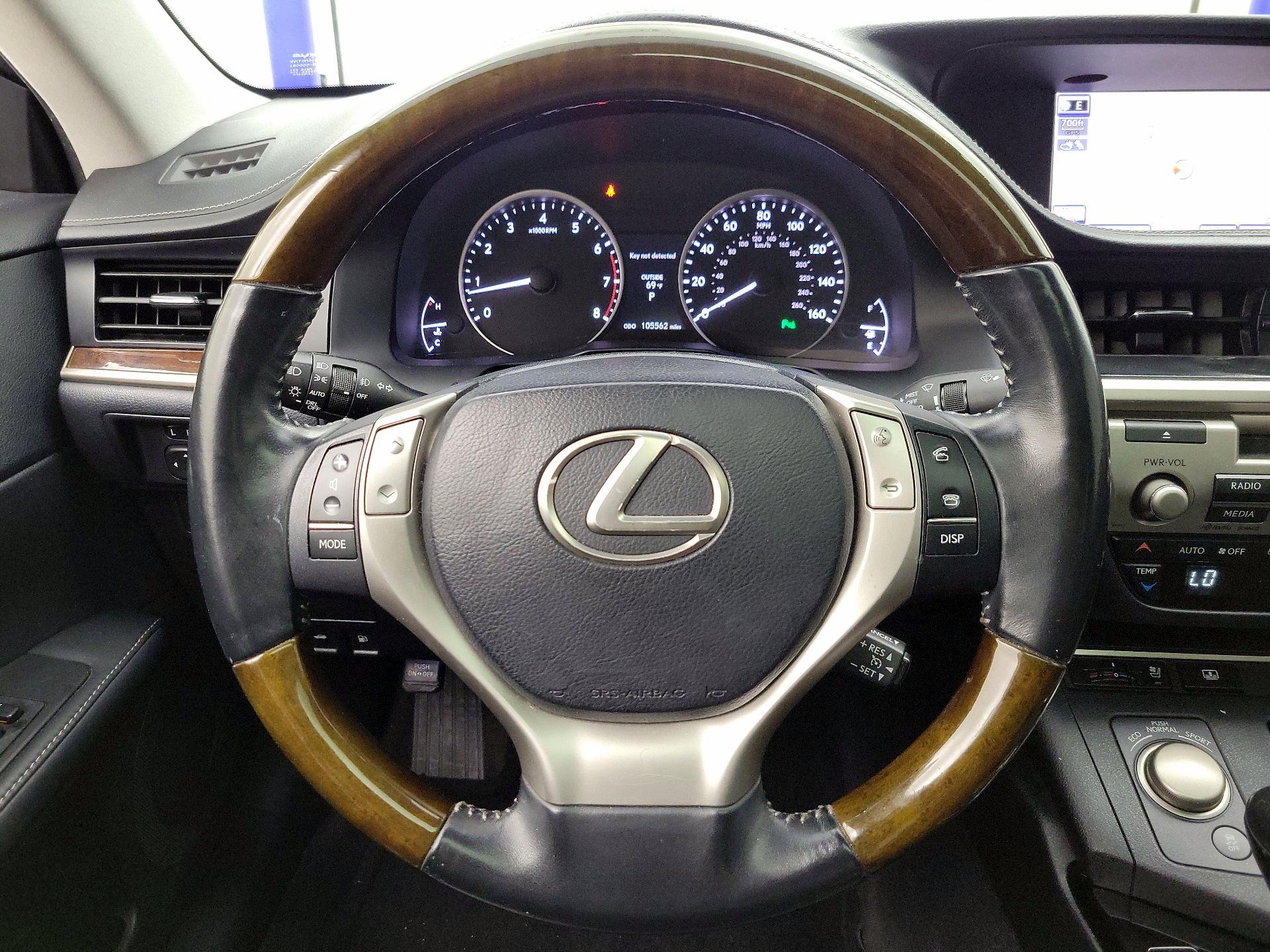 Thumbnail: 2014 Lexus ES - 10