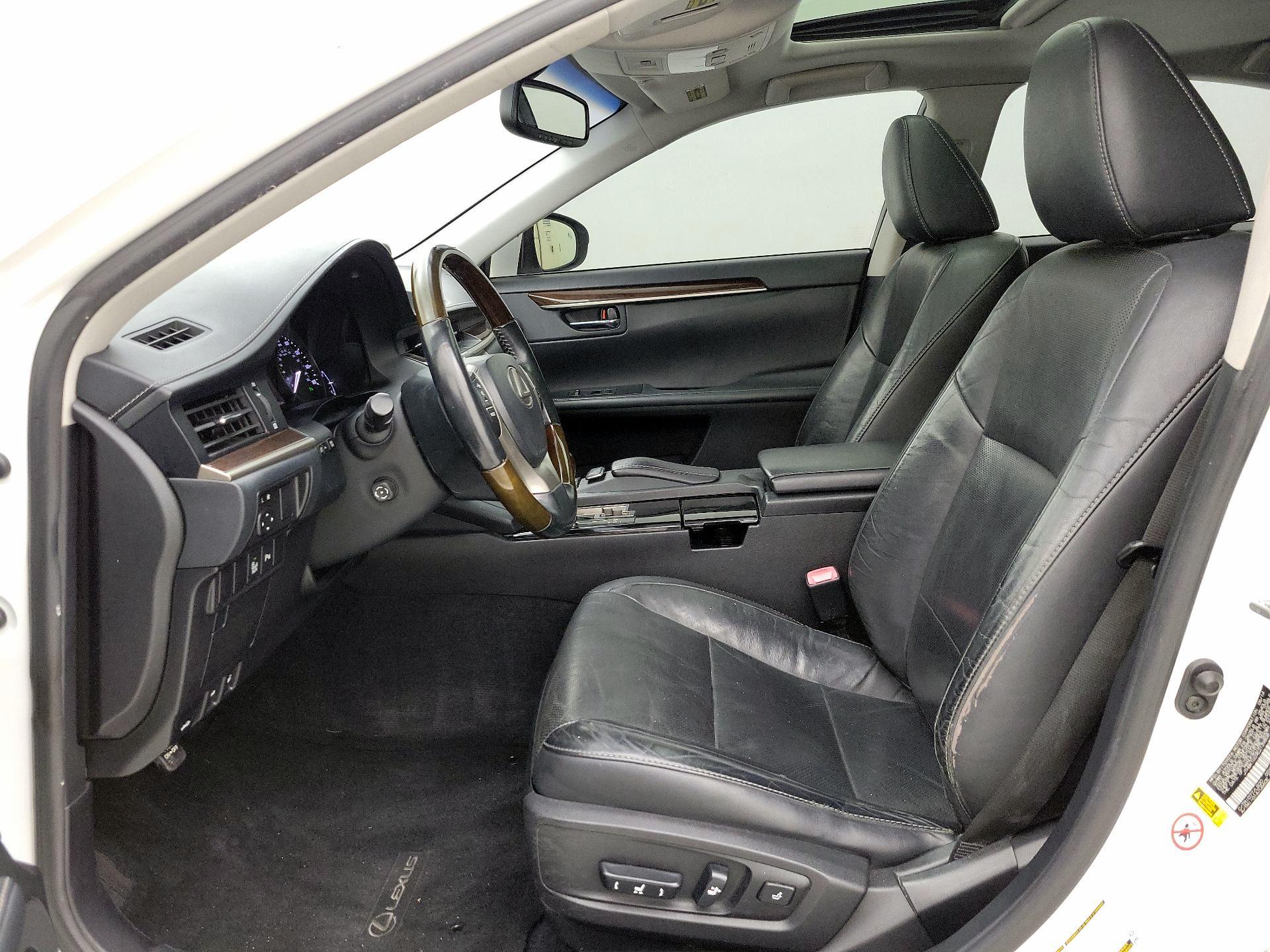 Thumbnail: 2014 Lexus ES - 11
