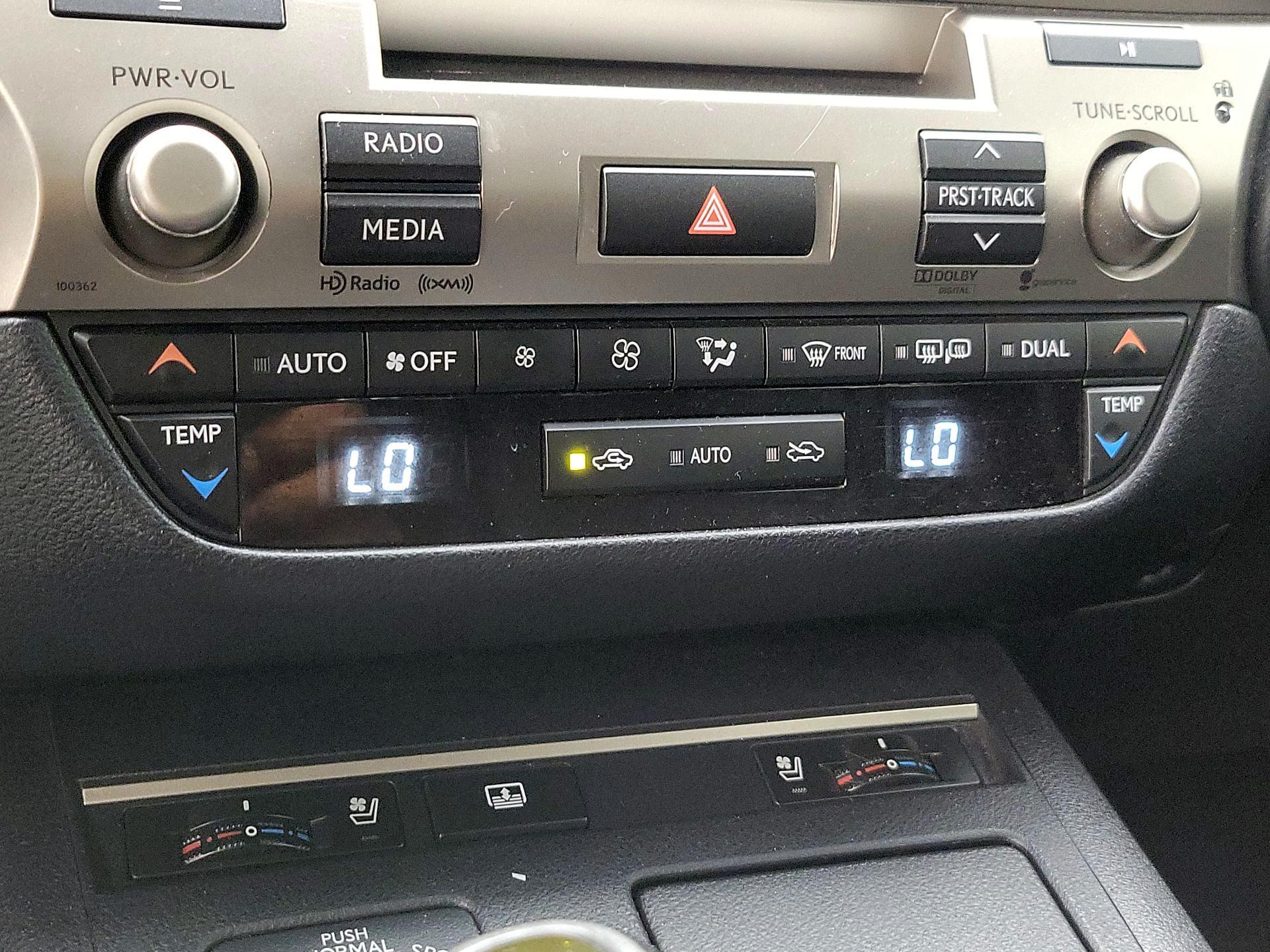 Thumbnail: 2014 Lexus ES - 17