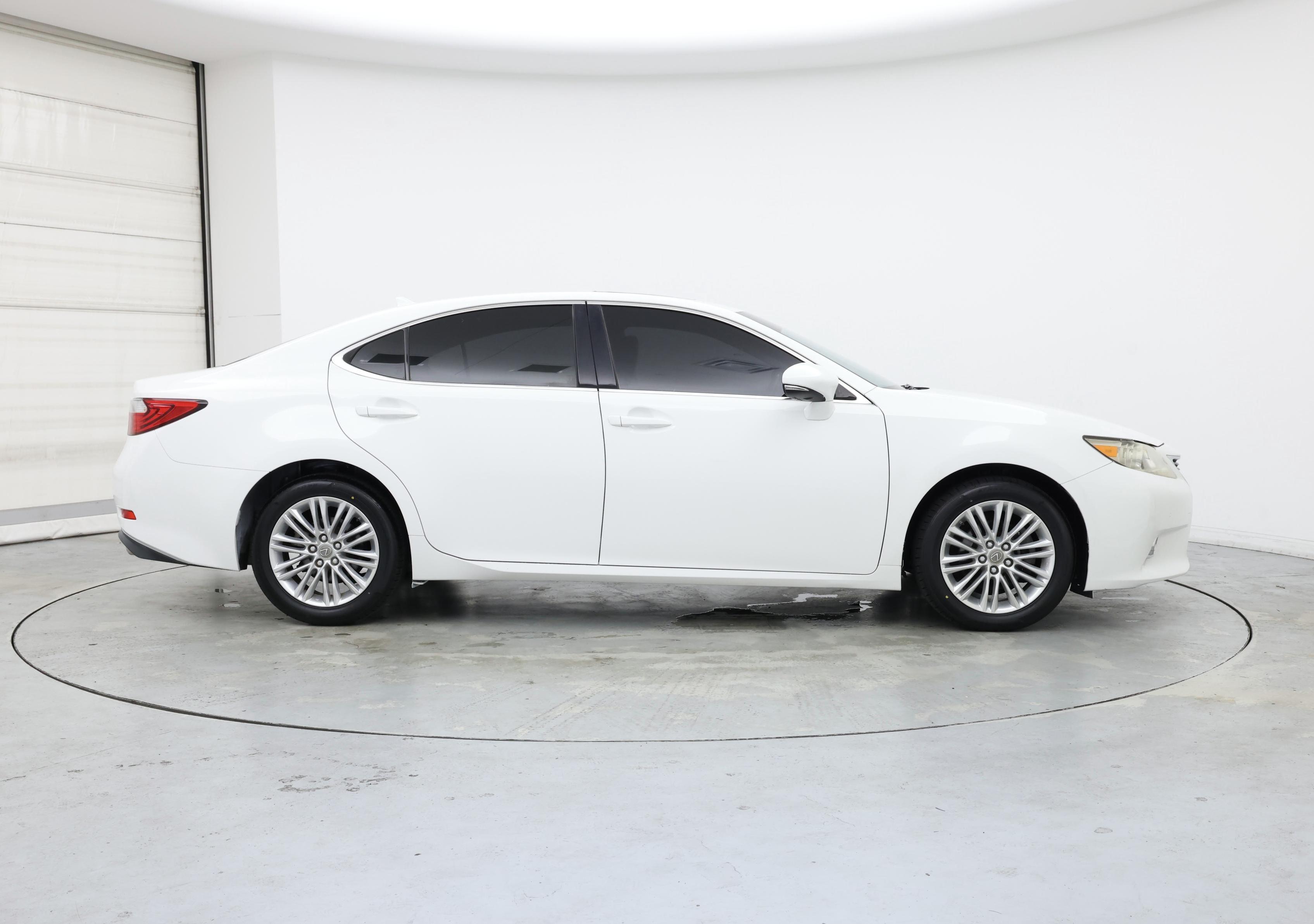 Thumbnail: 2014 Lexus ES - 7