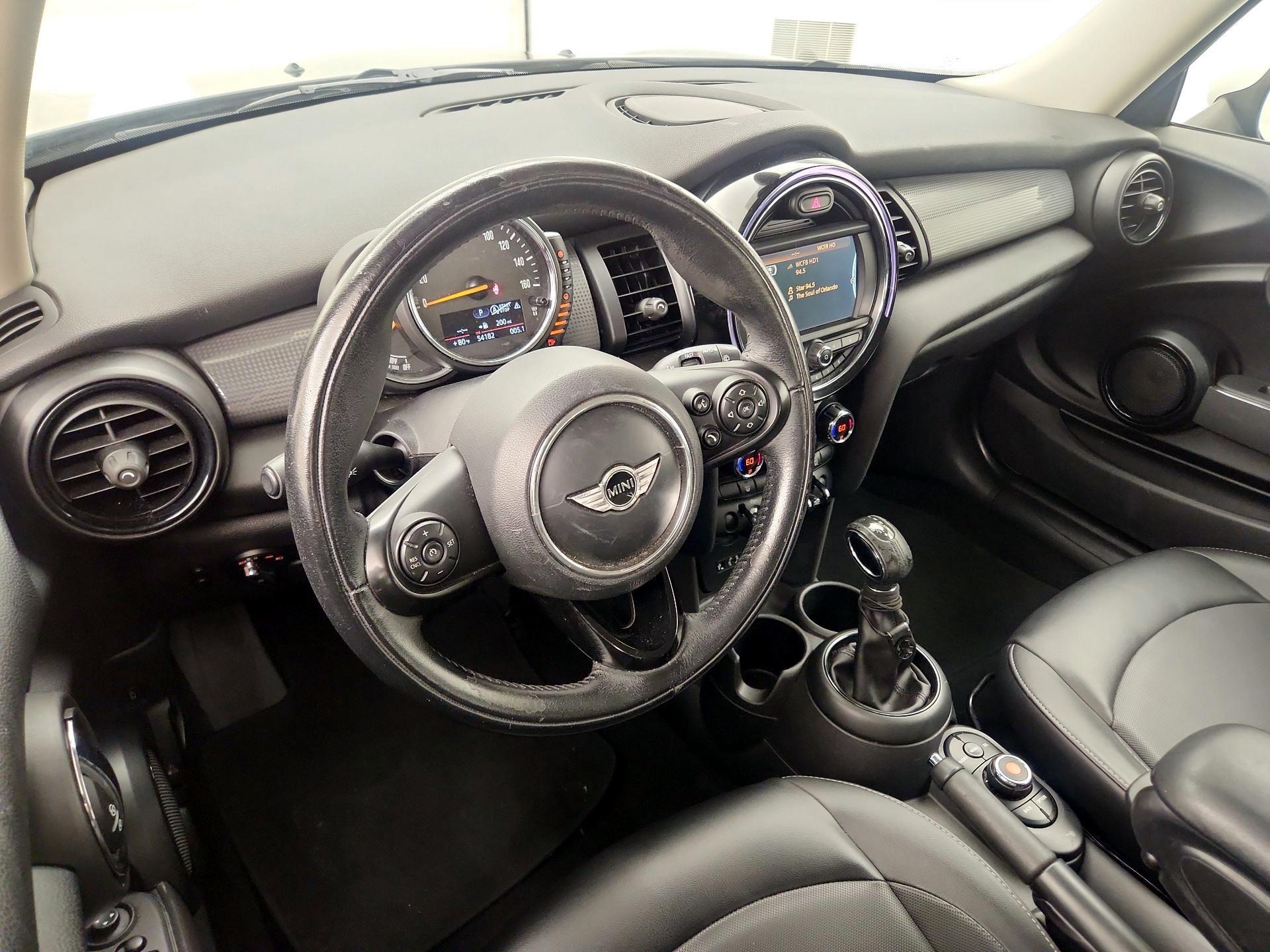 Thumbnail: 2017 MINI Cooper Hardtop - 9