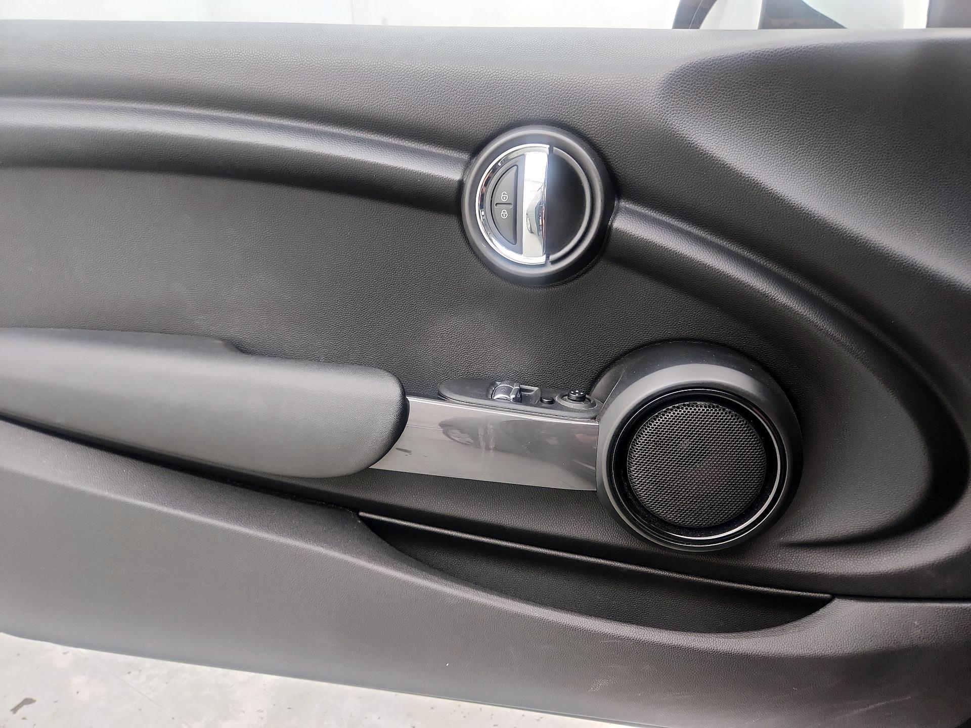 Thumbnail: 2017 MINI Cooper Hardtop - 12
