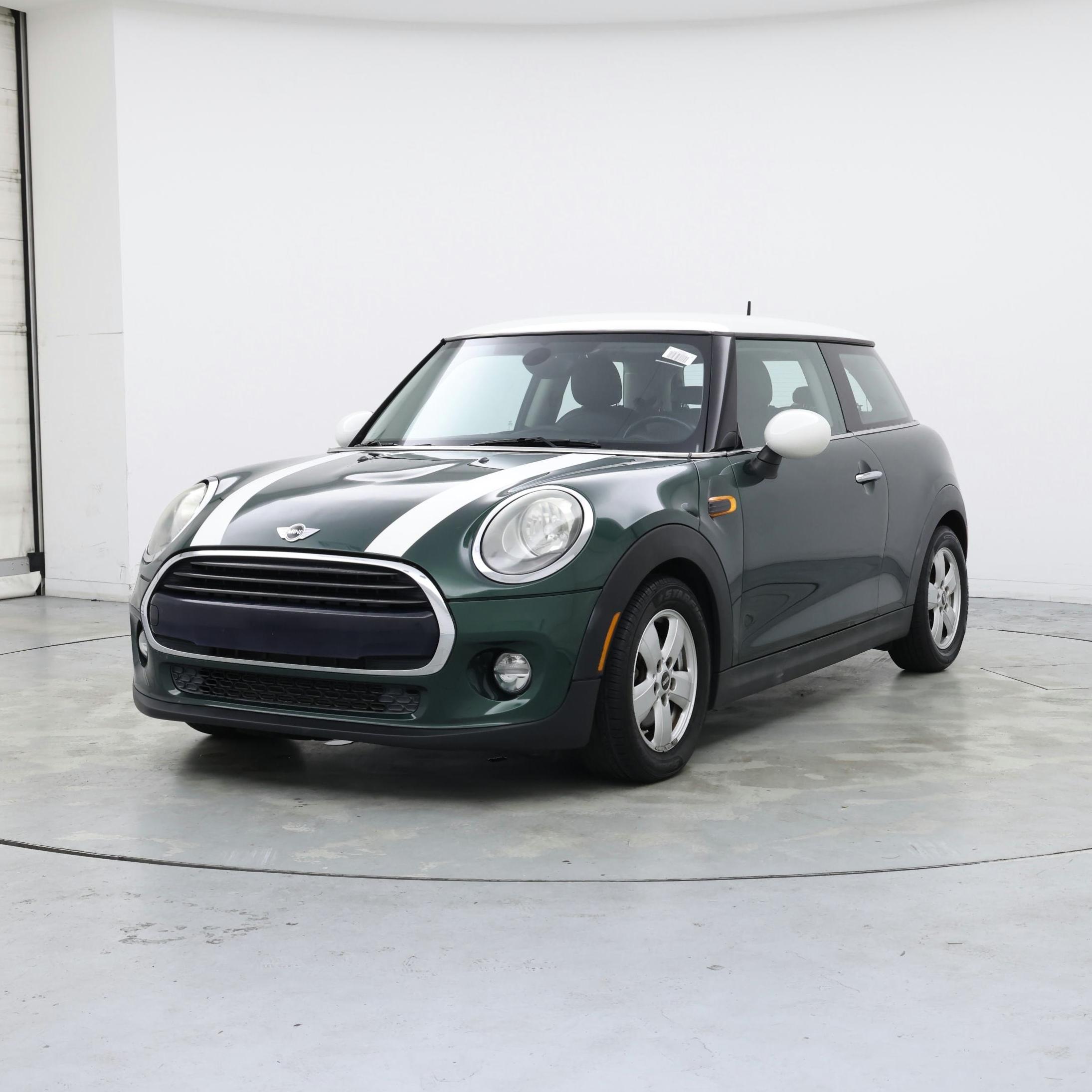 Thumbnail: 2017 MINI Cooper Hardtop - 4