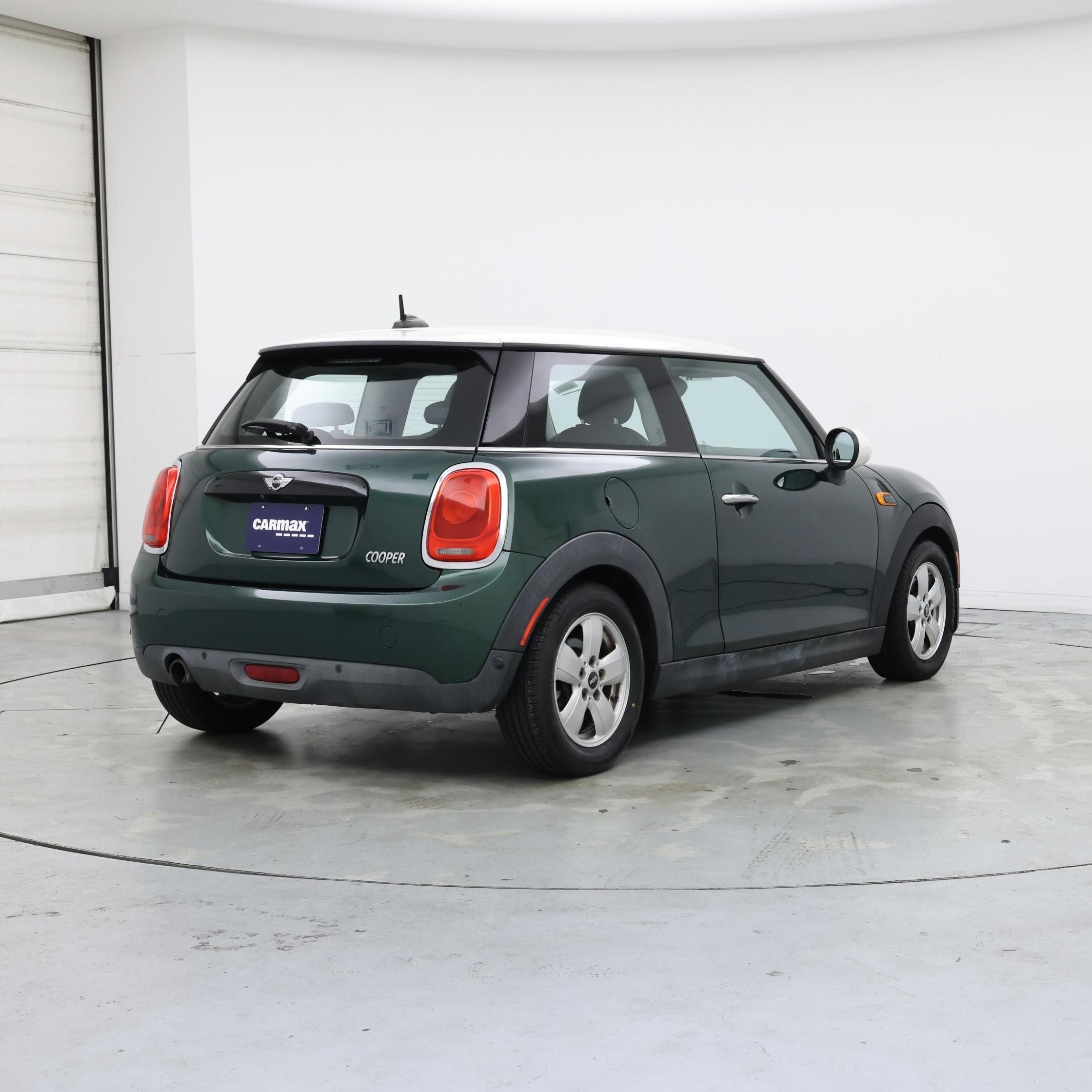 Thumbnail: 2017 MINI Cooper Hardtop - 8