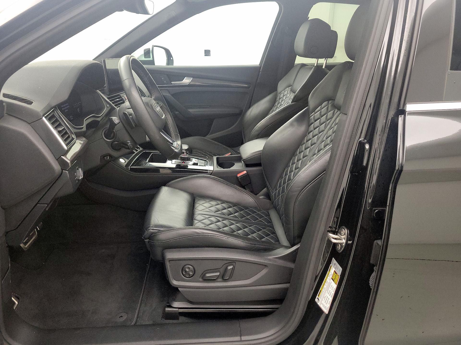 Thumbnail: 2023 Audi SQ5 - 11