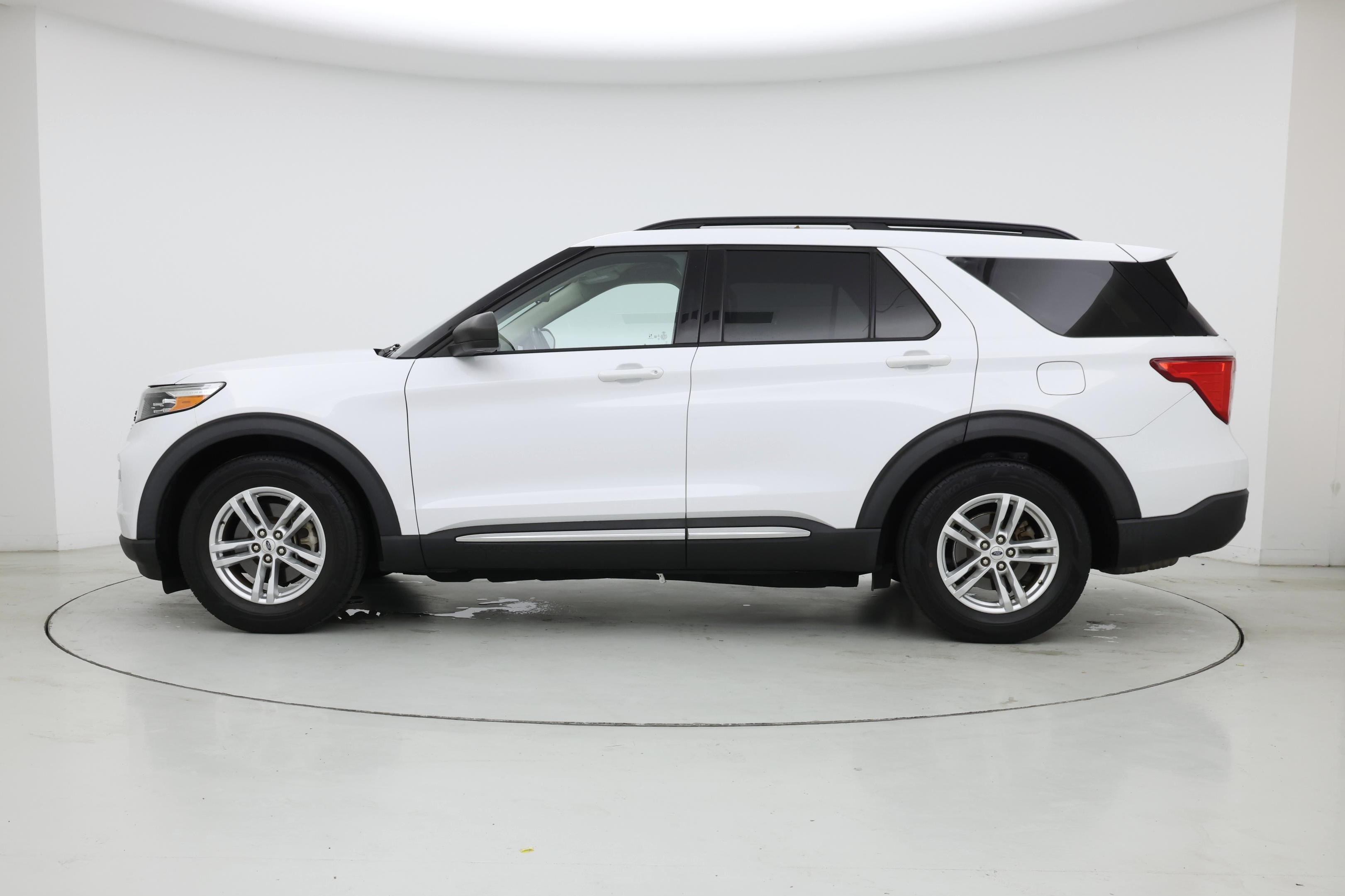 Thumbnail: 2020 Ford Explorer - 3