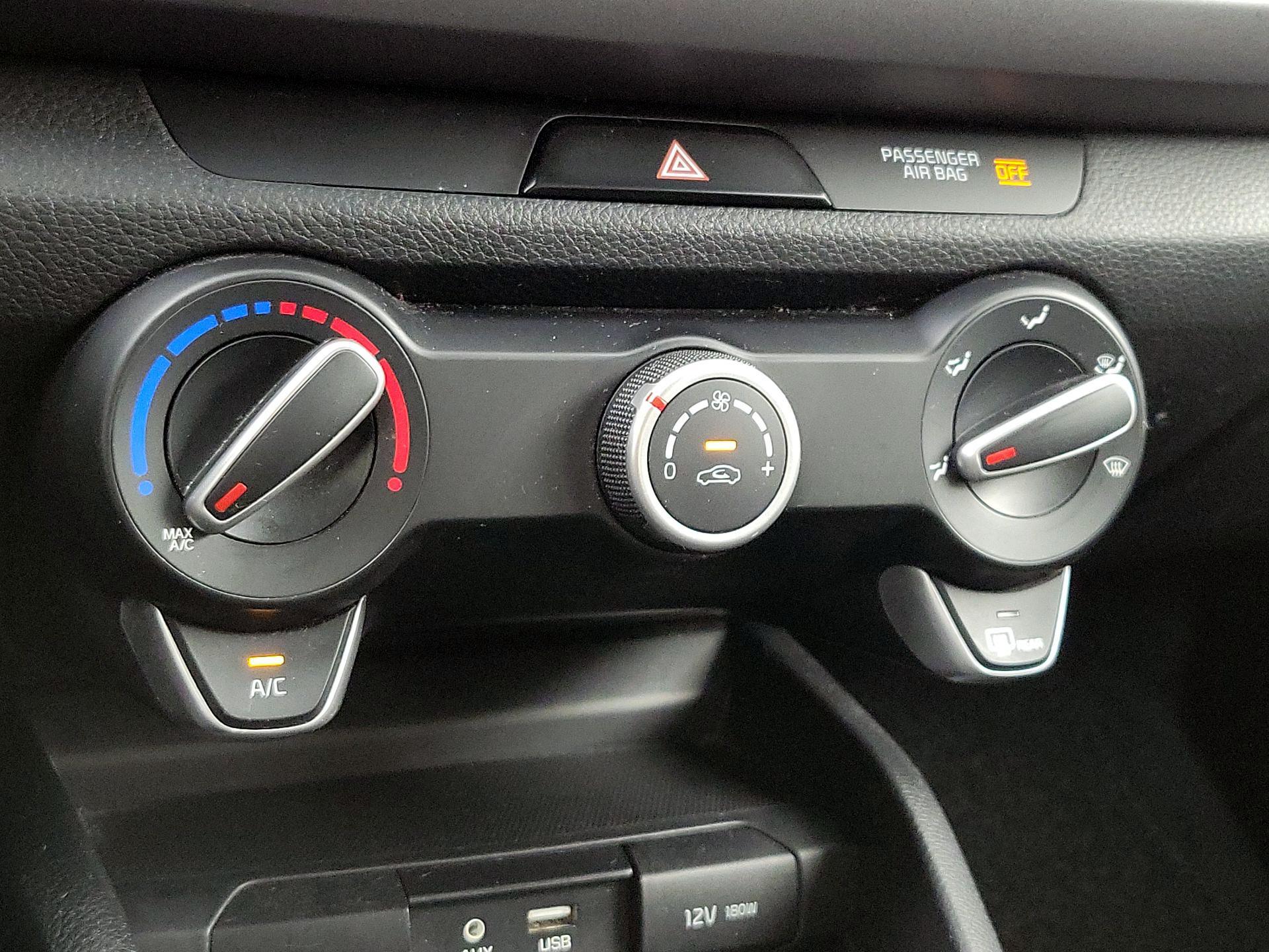 Thumbnail: 2018 Kia Rio5 - 16