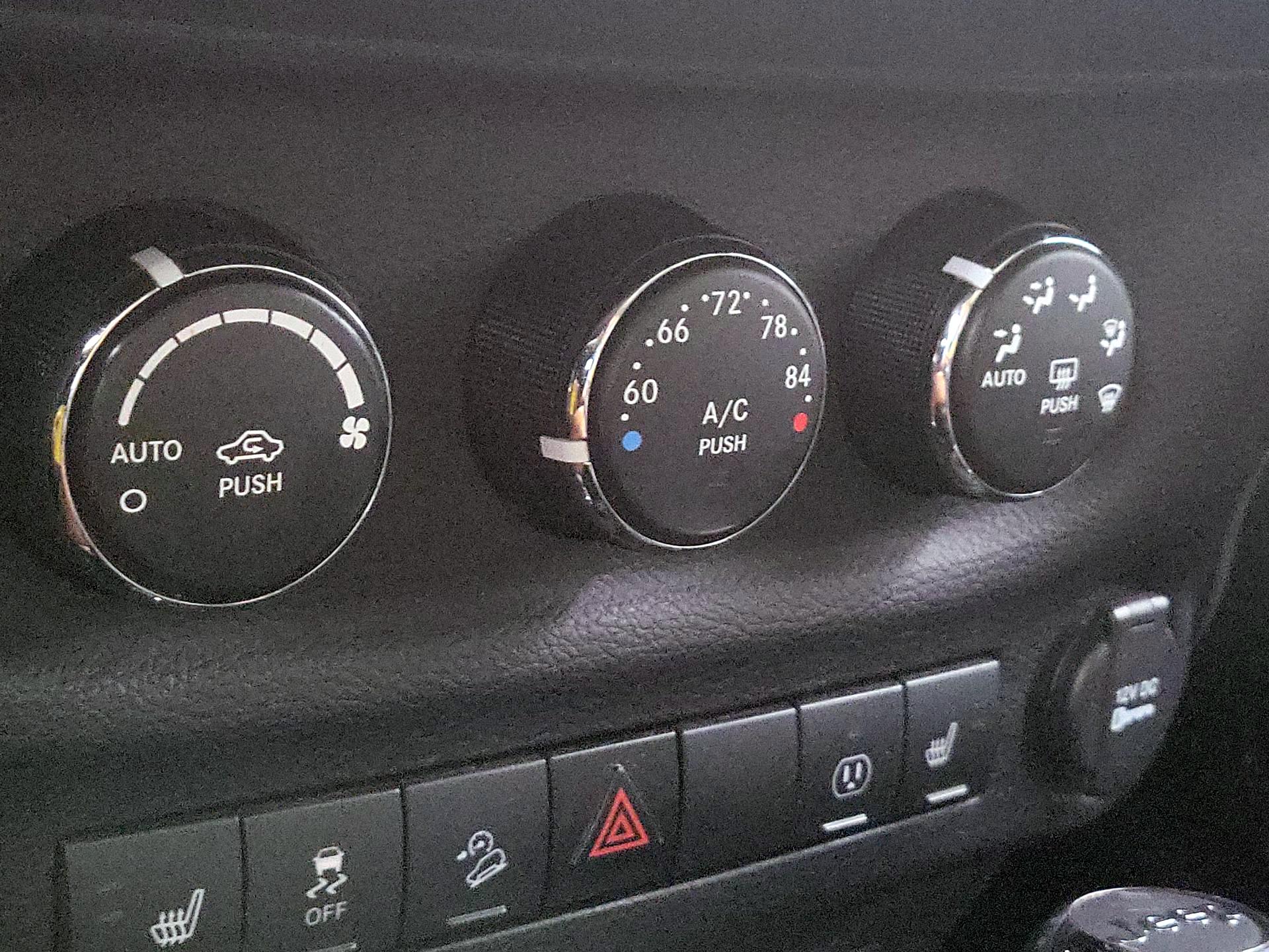 Thumbnail: 2016 Jeep Wrangler - 14