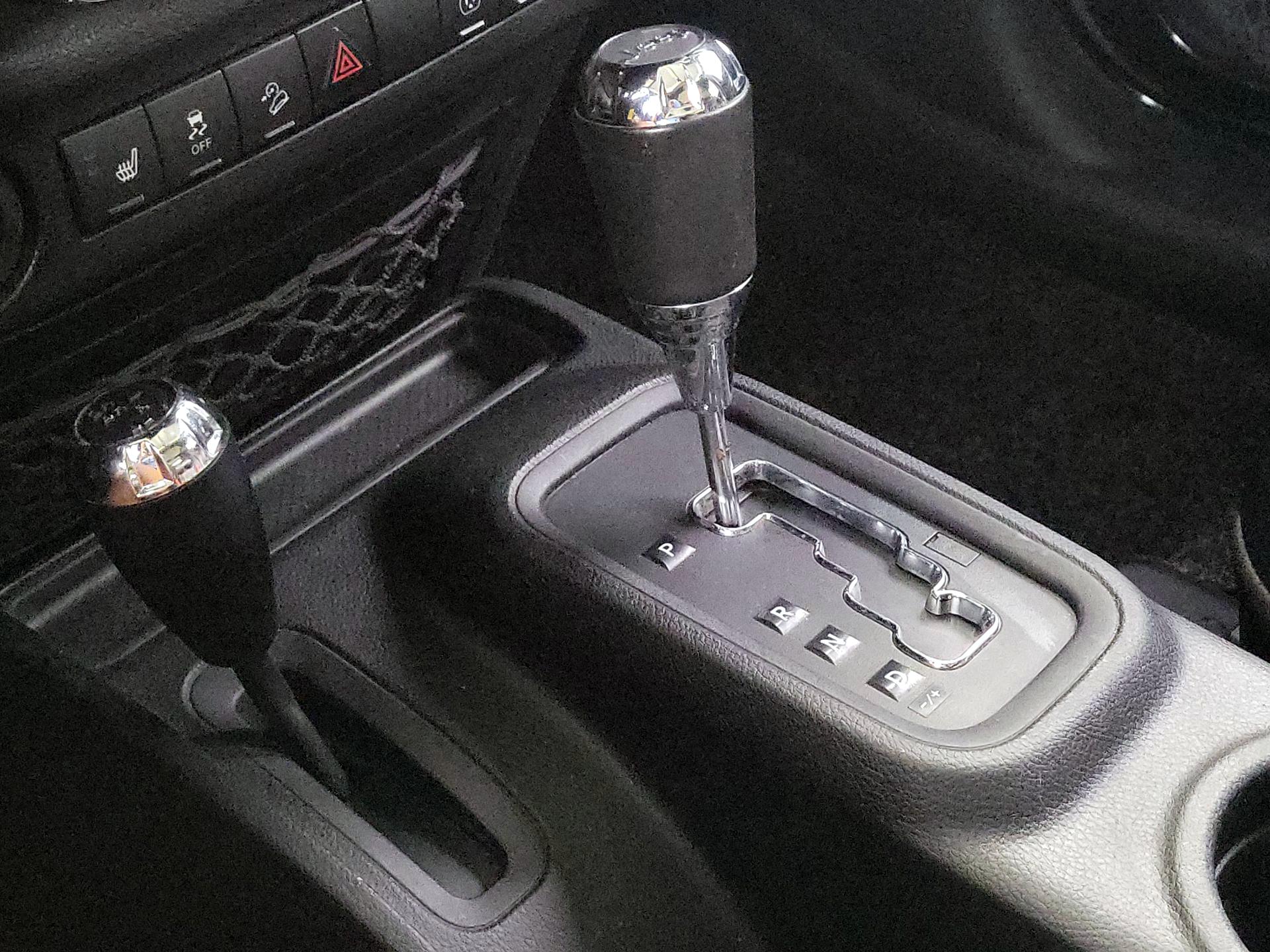 Thumbnail: 2016 Jeep Wrangler - 15