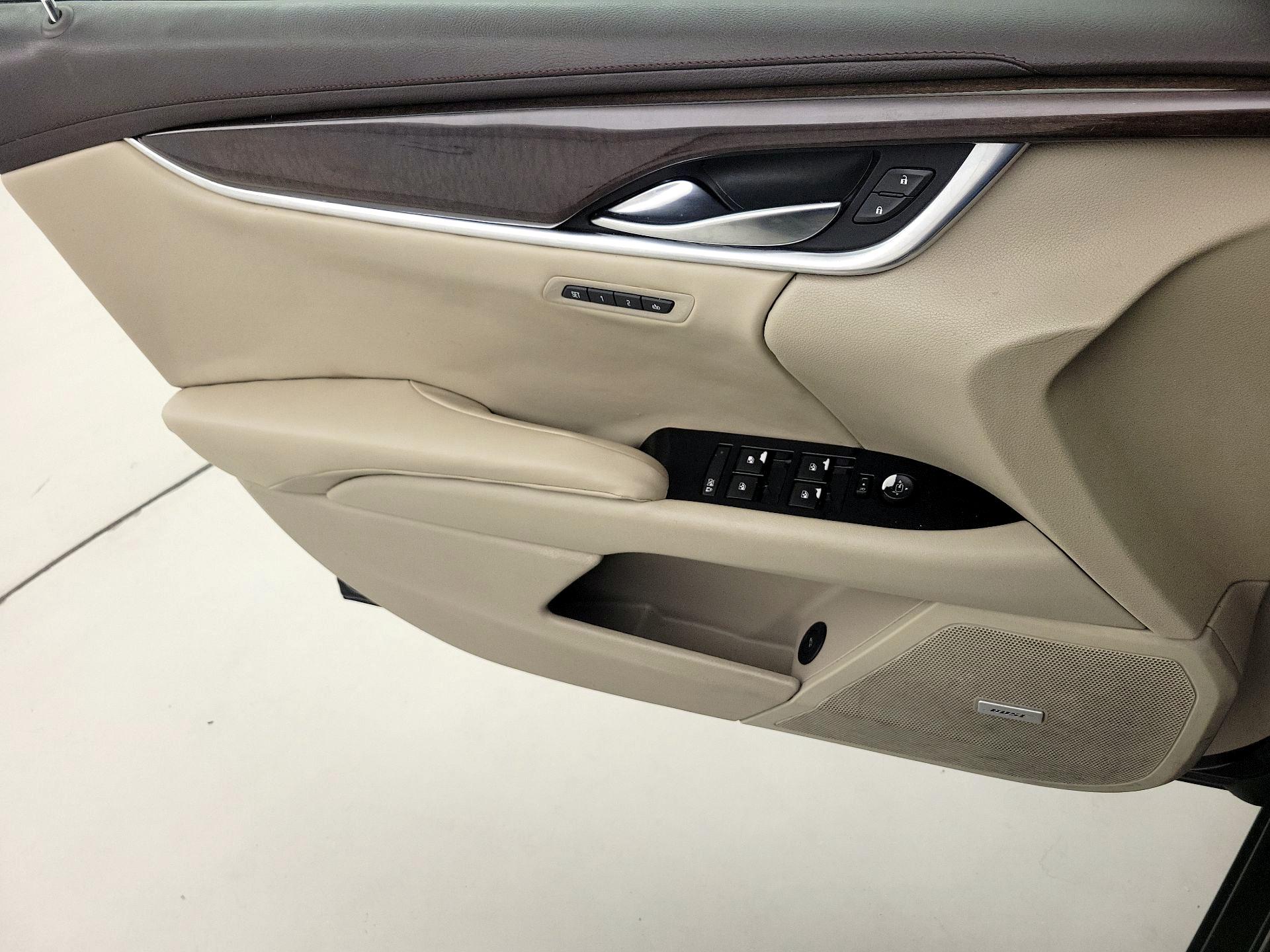 Thumbnail: 2016 Cadillac XTS - 12