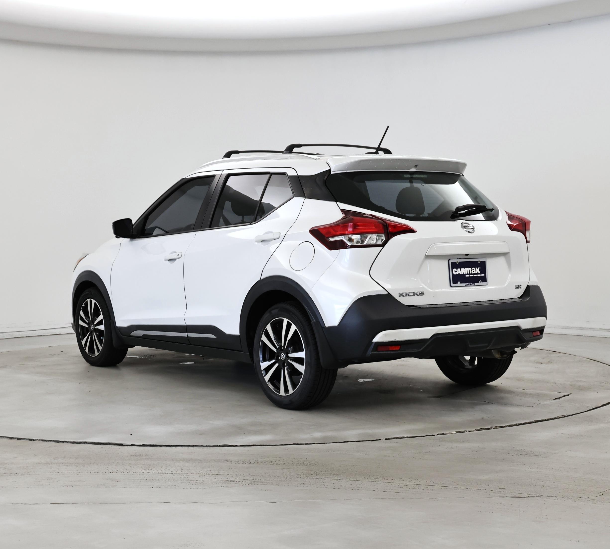 Thumbnail: 2019 Nissan Kicks - 2