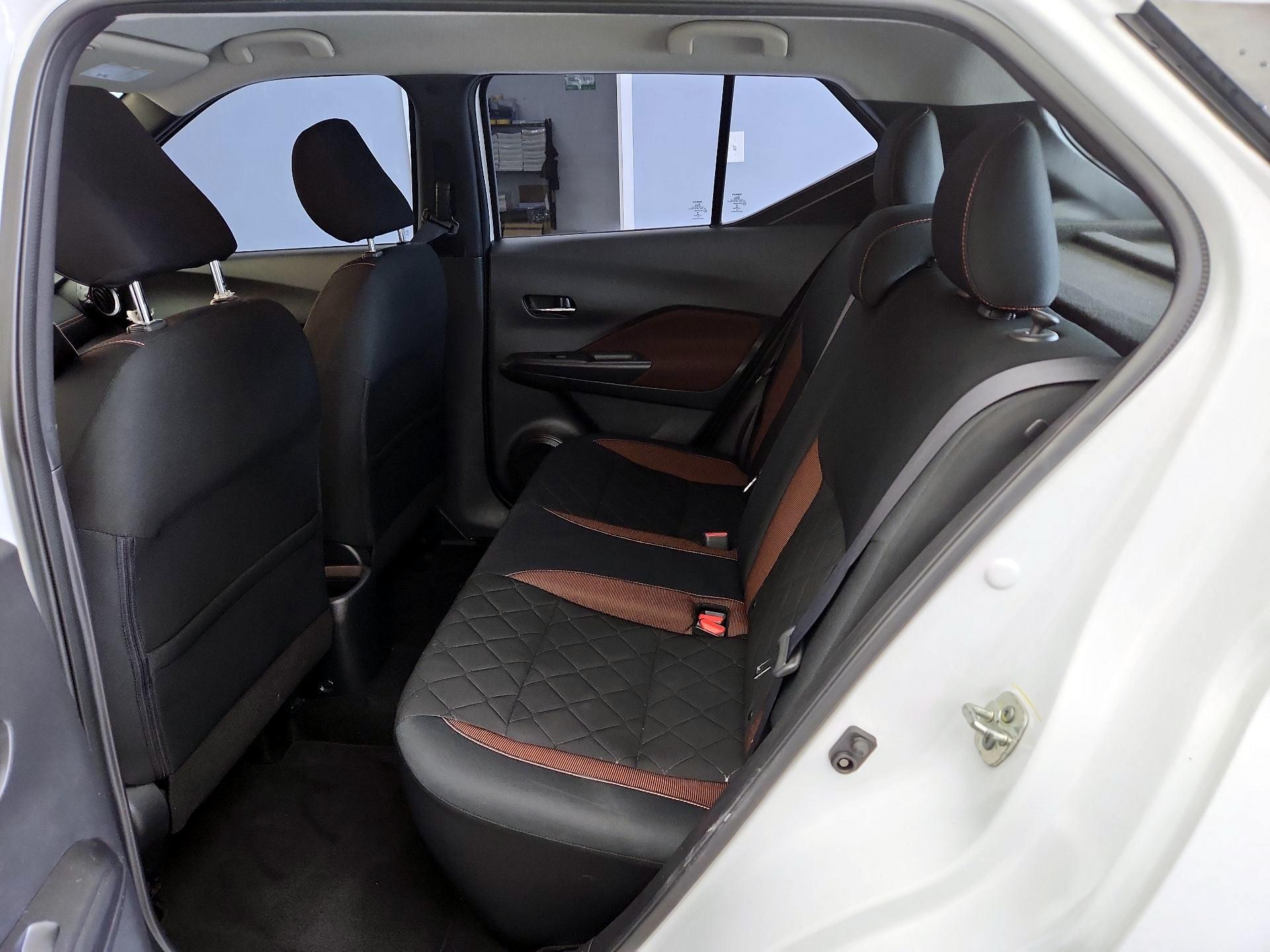 Thumbnail: 2019 Nissan Kicks - 19