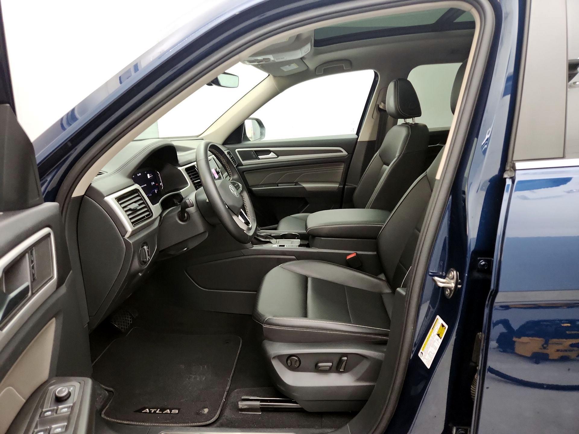 Thumbnail: 2023 Volkswagen Atlas - 11