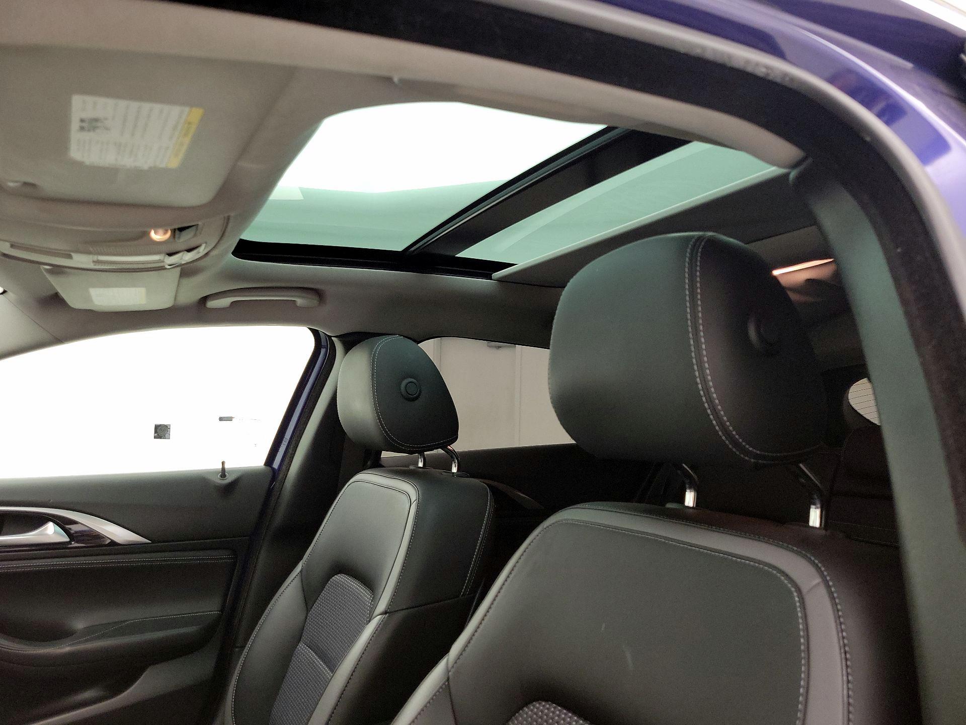 Thumbnail: 2018 INFINITI QX30 - 19
