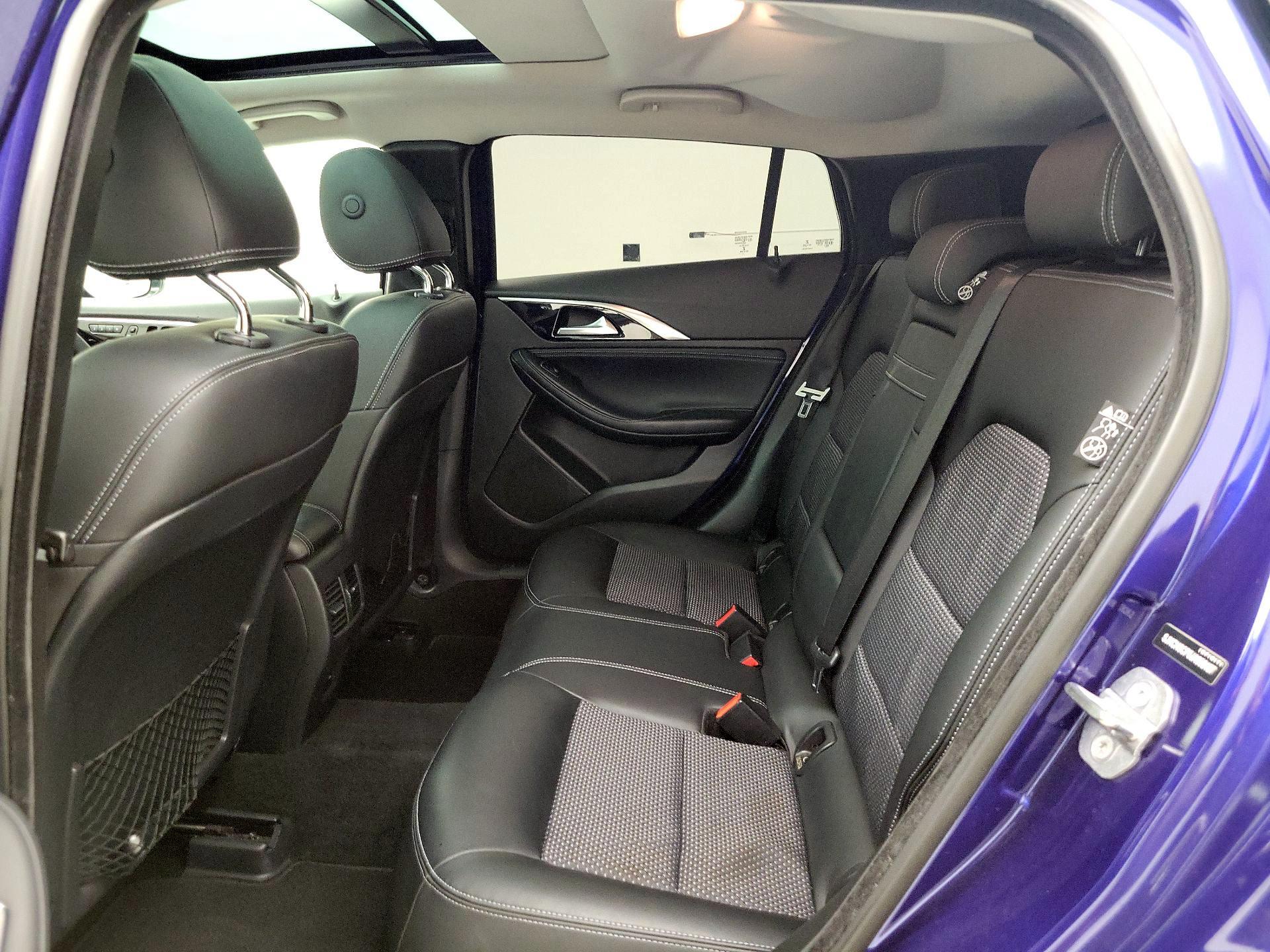 Thumbnail: 2018 INFINITI QX30 - 20