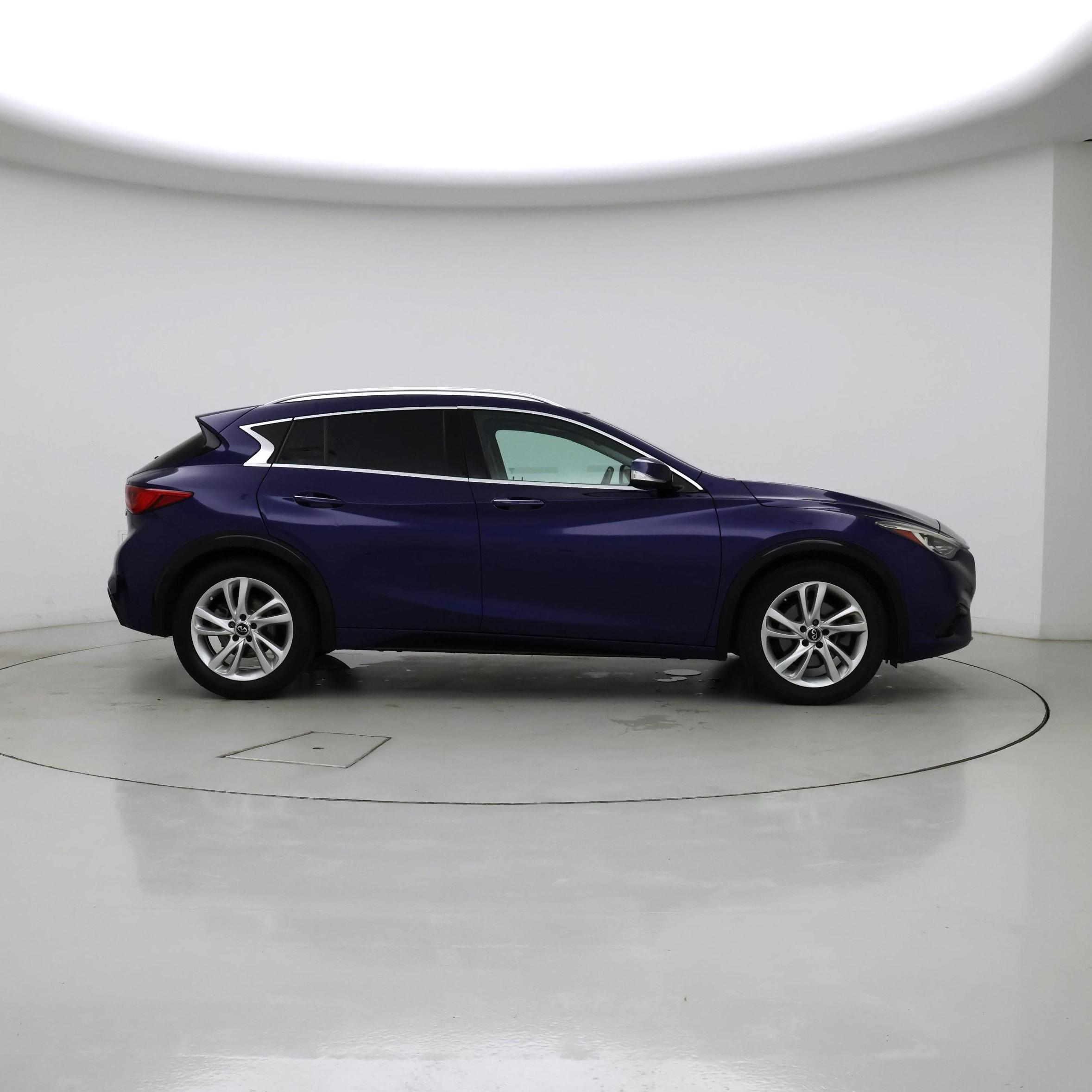 Thumbnail: 2018 INFINITI QX30 - 7