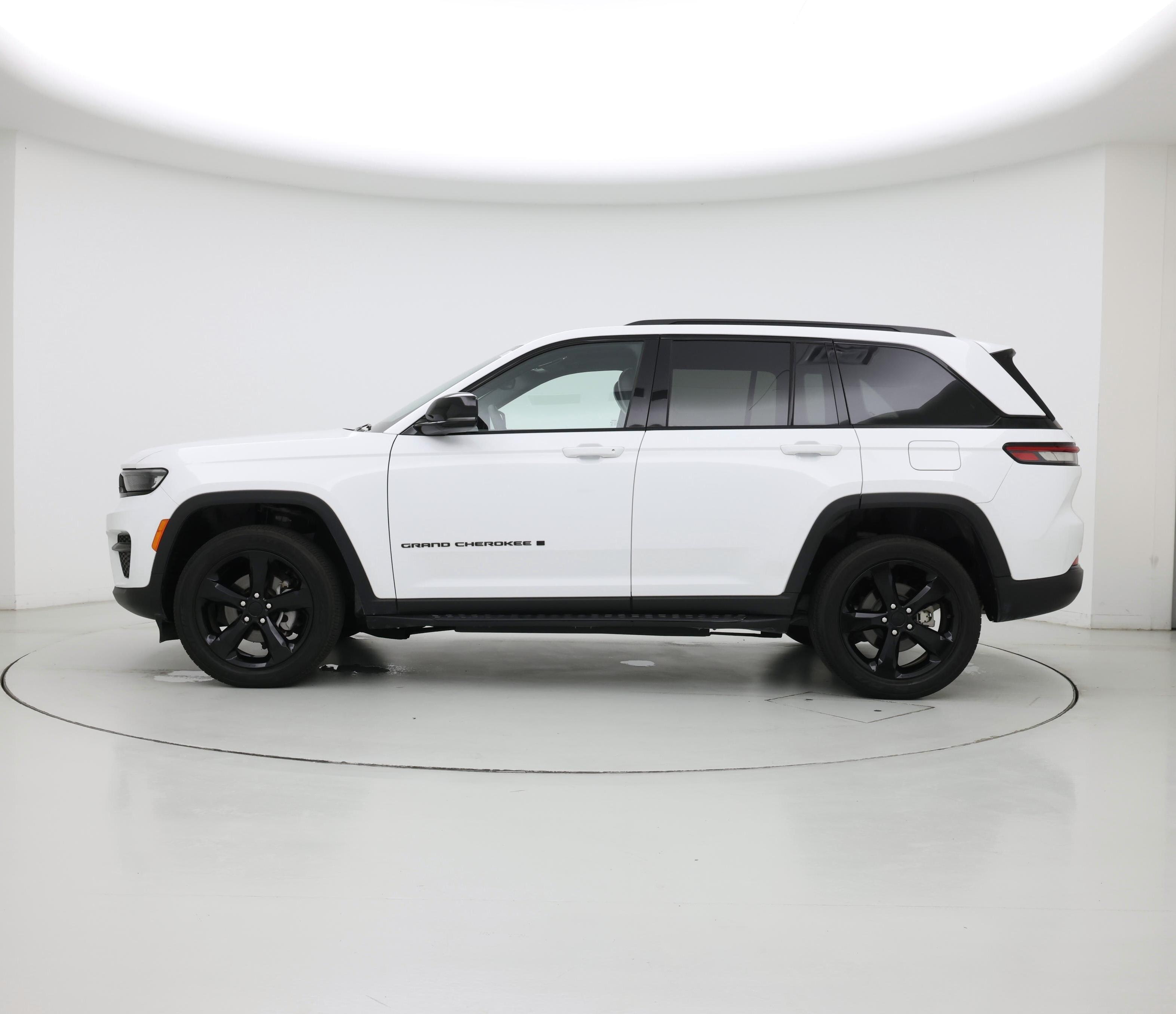 Thumbnail: 2023 Jeep Grand Cherokee - 3