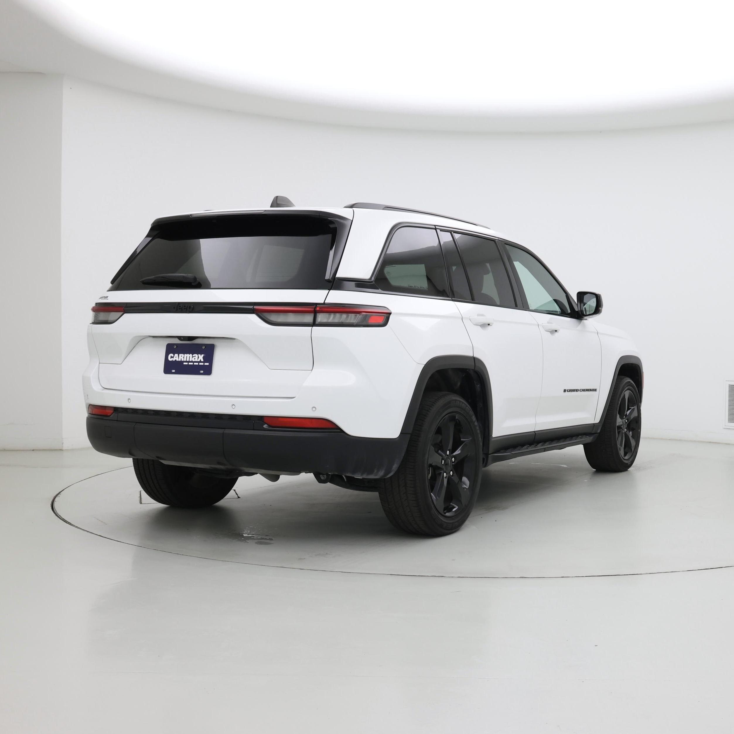 Thumbnail: 2023 Jeep Grand Cherokee - 8