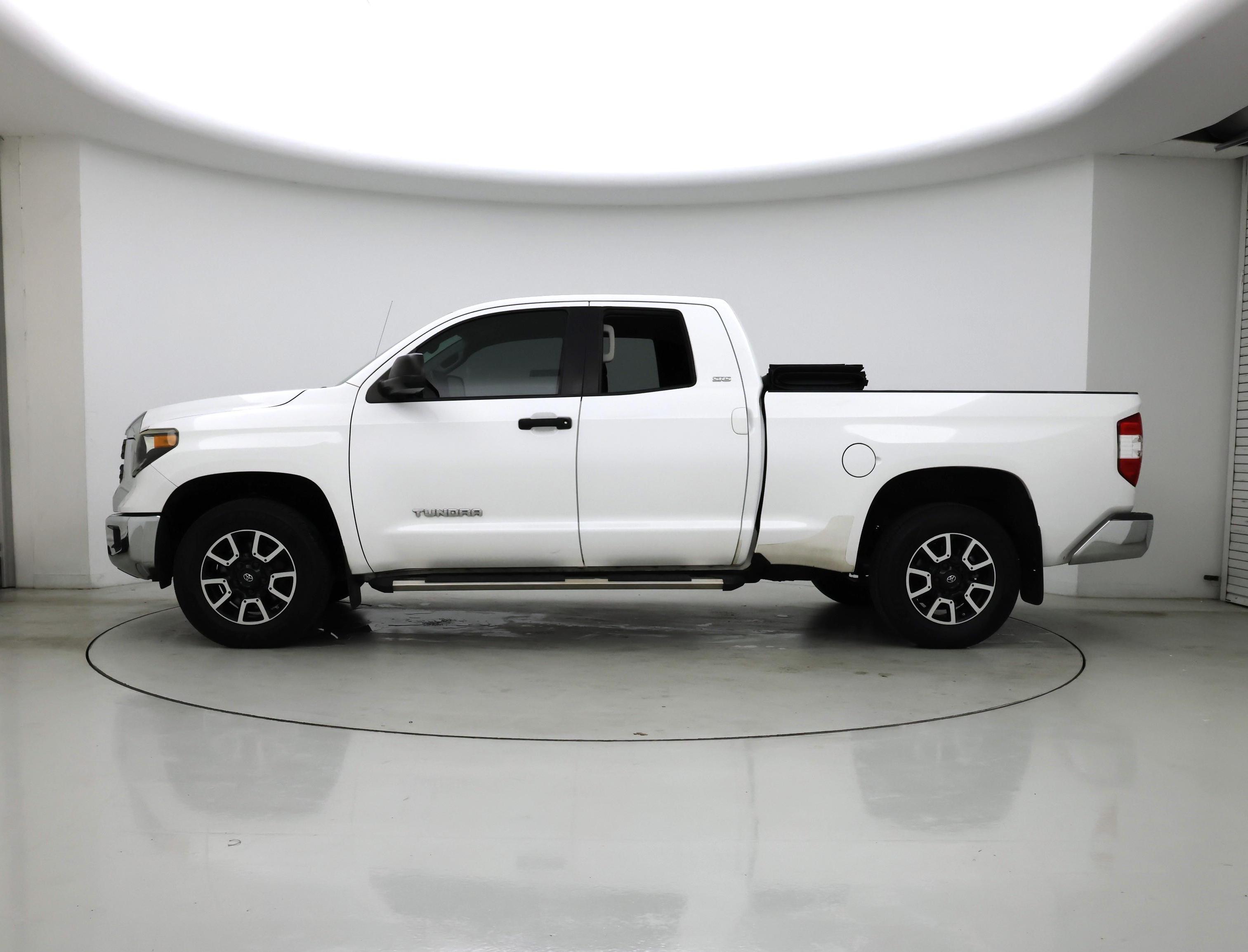 Thumbnail: 2018 Toyota Tundra - 3