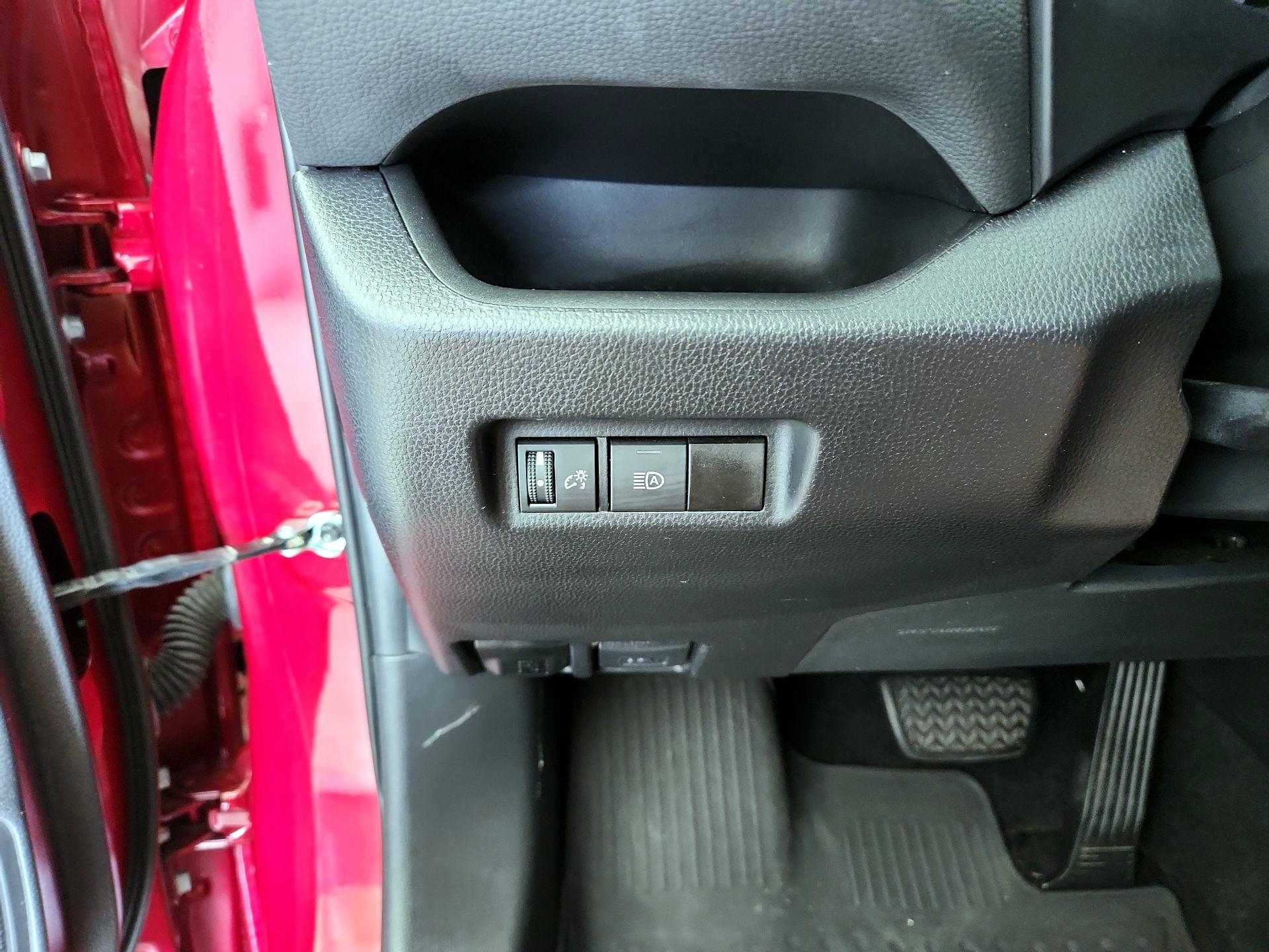 Thumbnail: 2021 Toyota RAV4 - 13