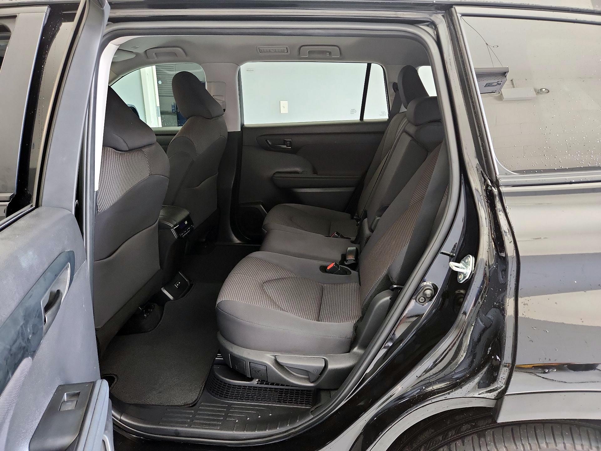 Thumbnail: 2024 Toyota Highlander - 20