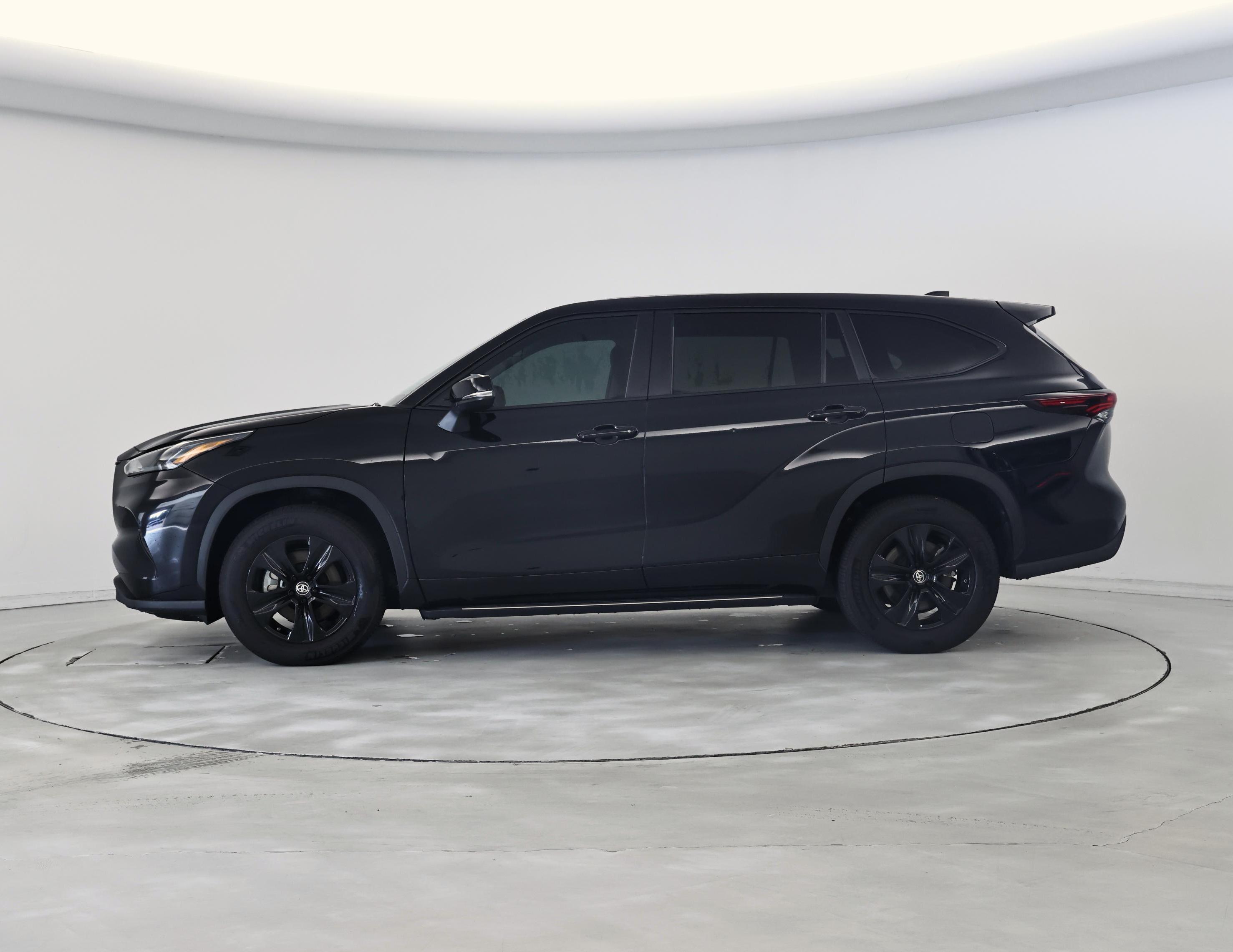 Thumbnail: 2024 Toyota Highlander - 3
