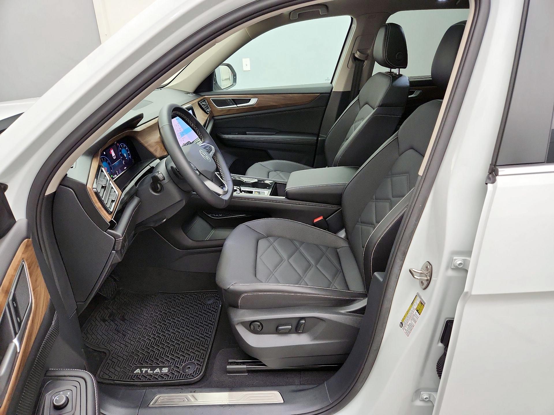 Thumbnail: 2024 Volkswagen Atlas - 11