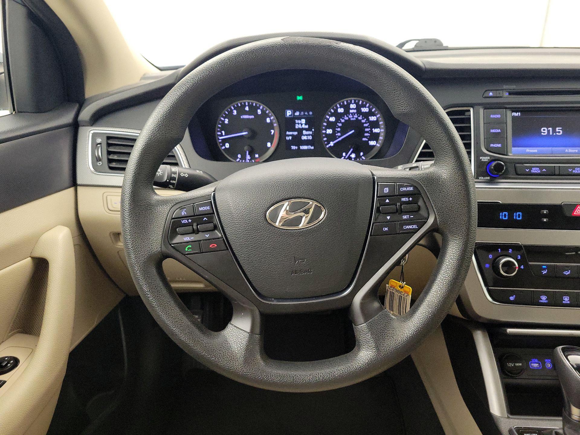 Thumbnail: 2015 Hyundai Sonata - 10