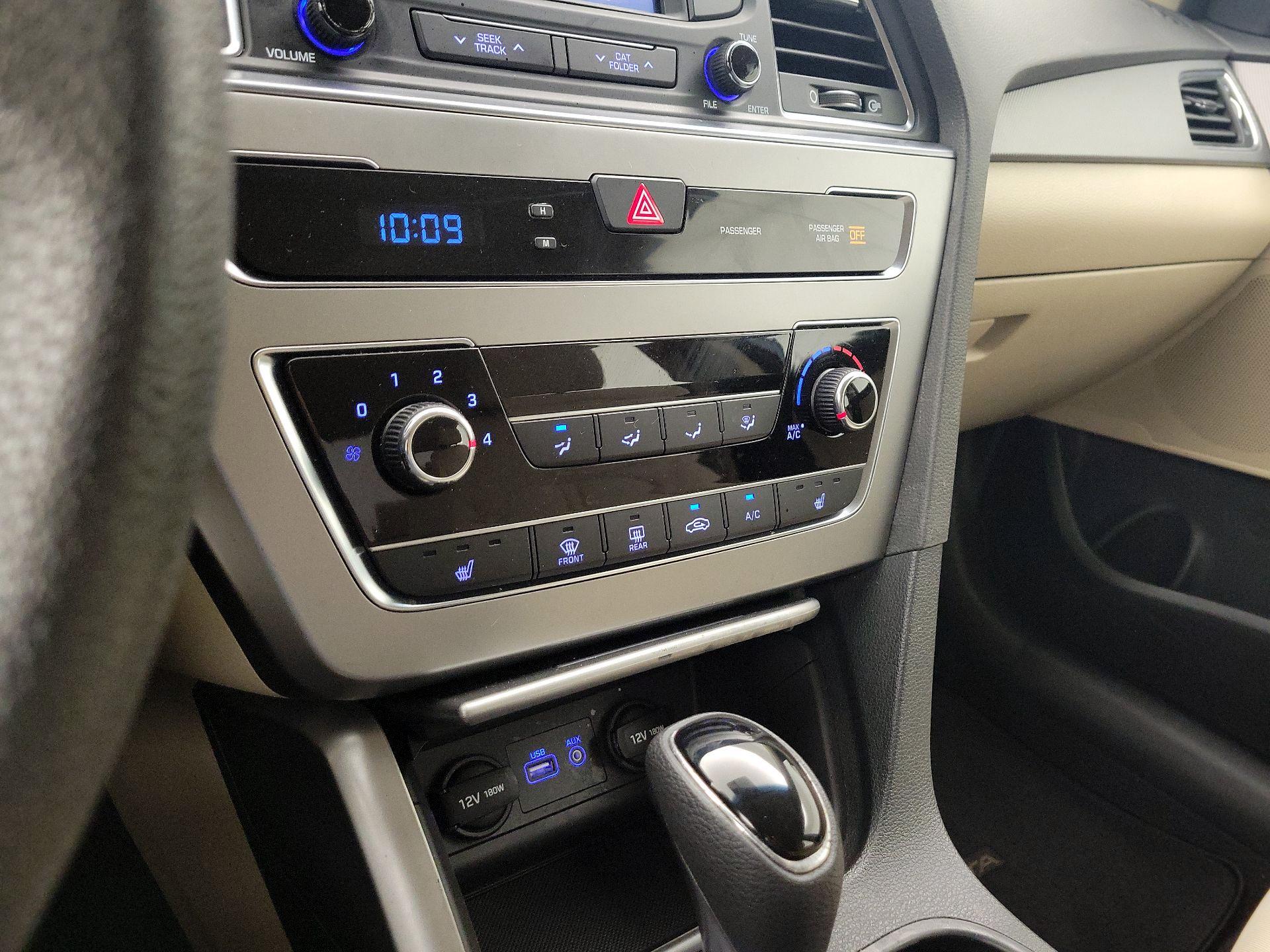 Thumbnail: 2015 Hyundai Sonata - 16