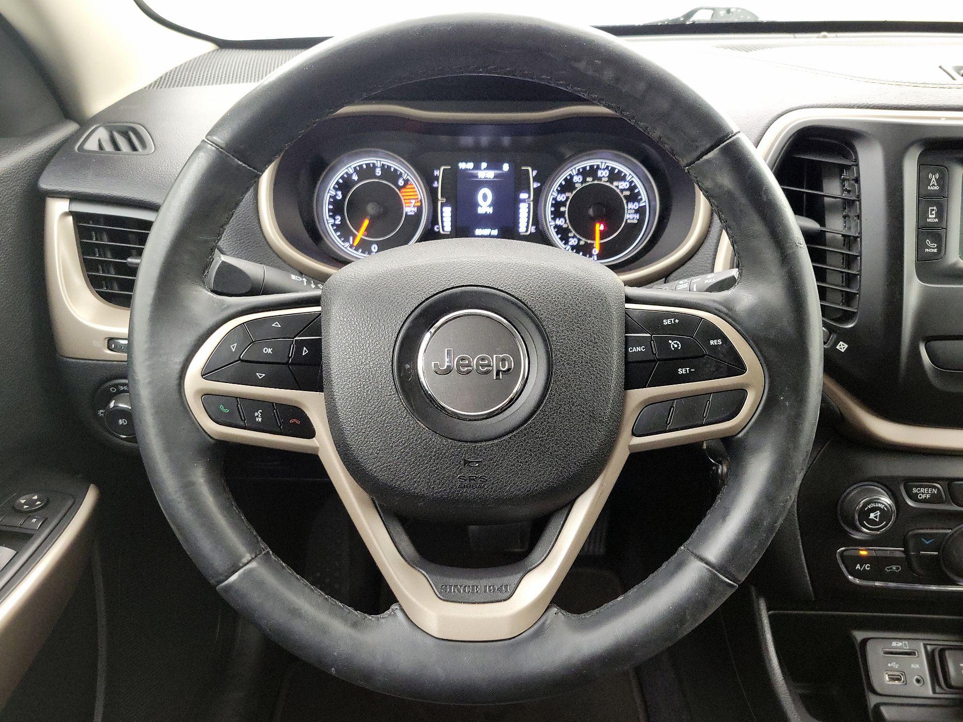 Thumbnail: 2017 Jeep Cherokee - 10