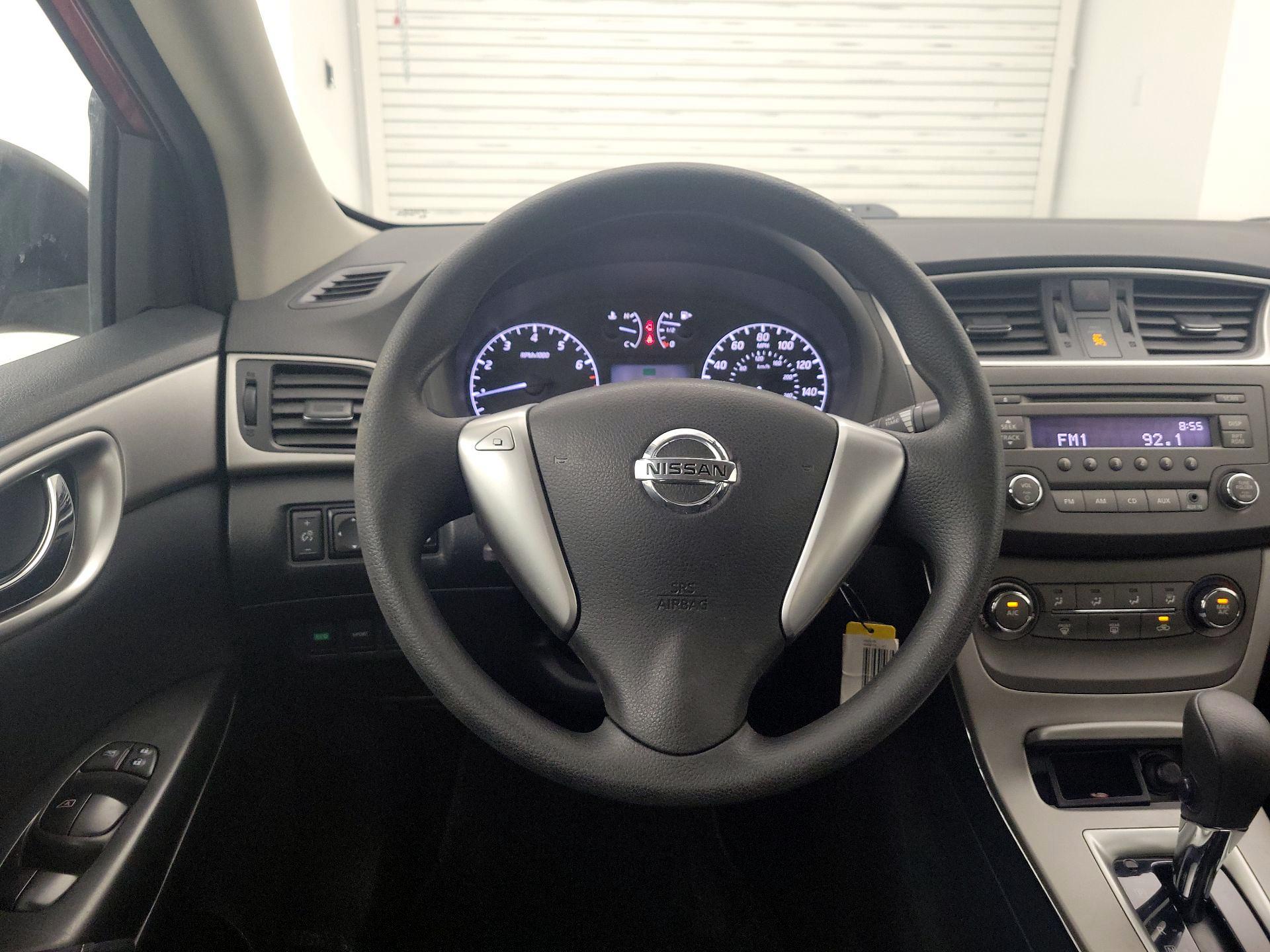 Thumbnail: 2014 Nissan Sentra - 10